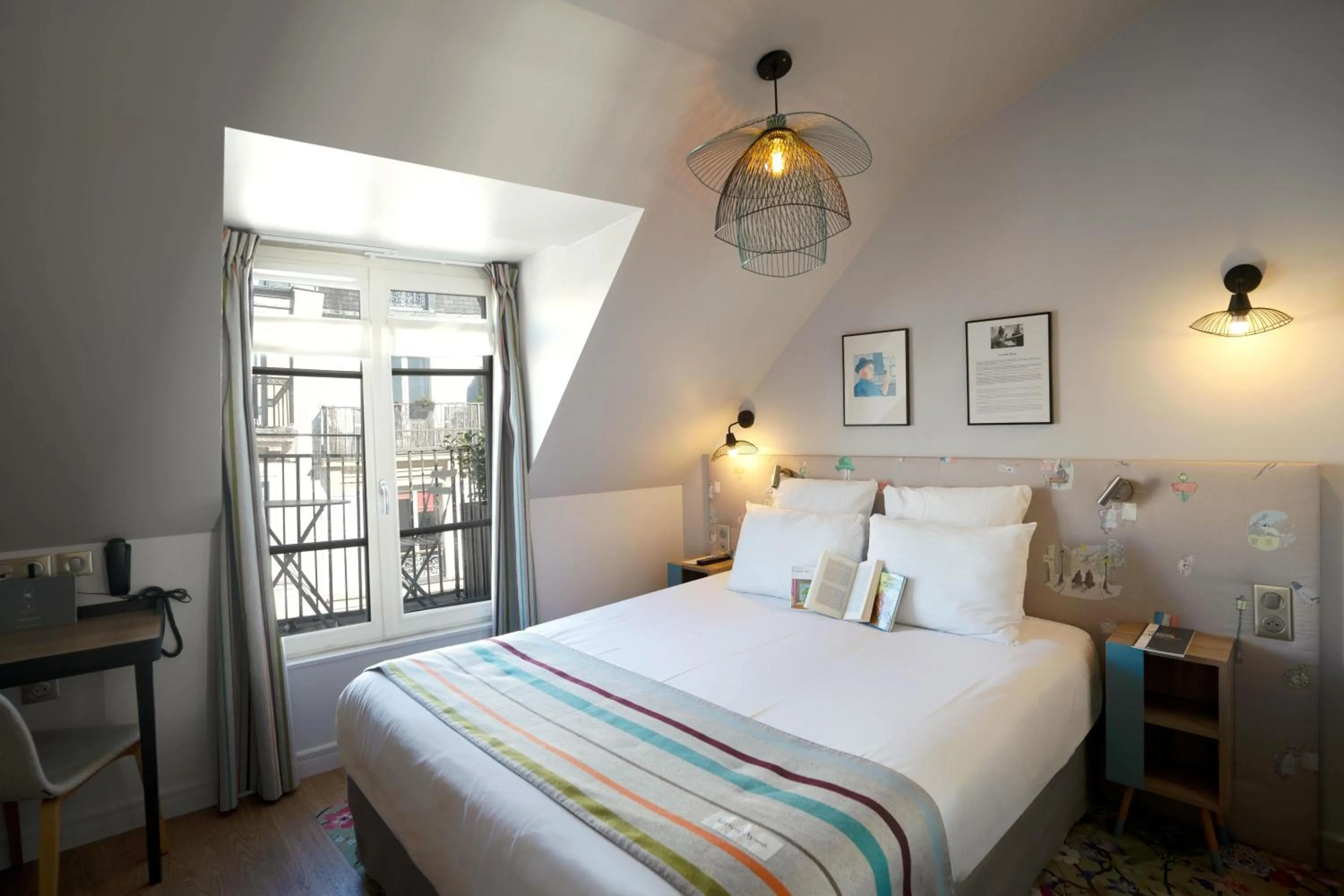 Bedroom, Bed in Hotel Litteraire Marcel Ayme, BW Premier Collection