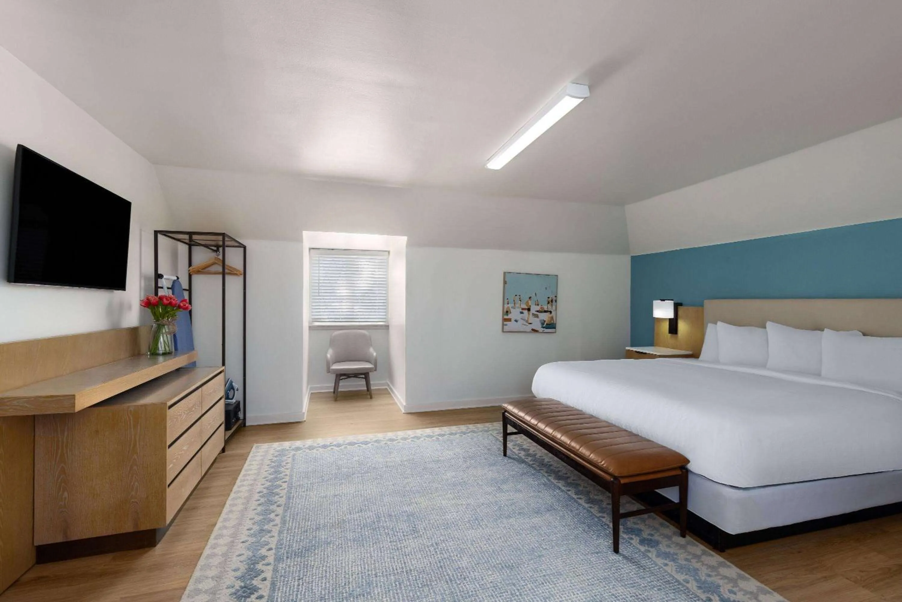 Photo of the whole room, Bed in Hotel Manteo, Trademark Collection by Wyndham