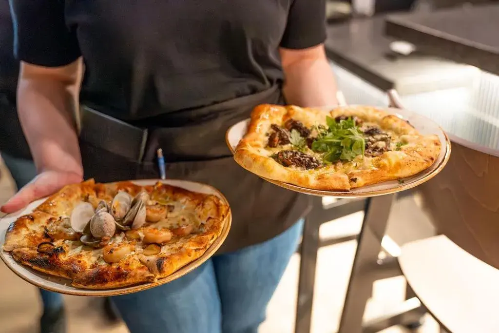 Restaurant/places to eat in Hotel Manteo, Trademark Collection by Wyndham Restaurant/places to eat in Hotel Manteo, Trademark Collection by Wyndham