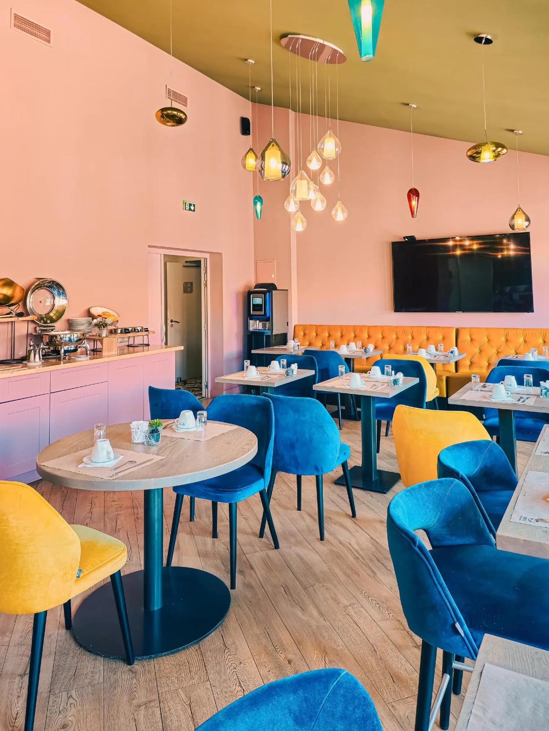 Breakfast in Grand Hôtel Dauphiné Toulon, Boutique Hôtel & Suites