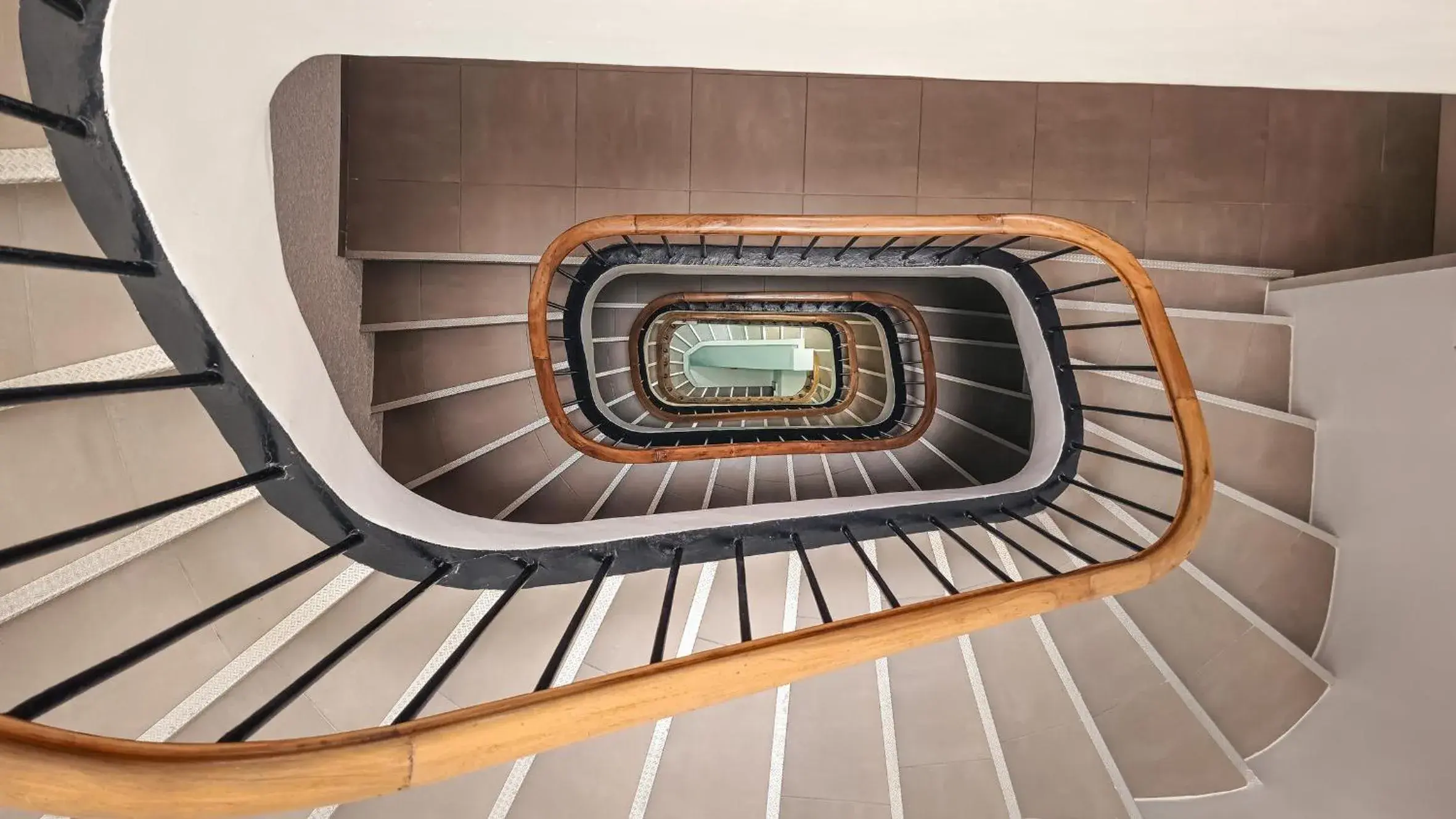 Property building in Grand Hôtel Dauphiné Toulon, Boutique Hôtel & Suites Property building in Grand Hôtel Dauphiné Toulon, Boutique Hôtel & Suites