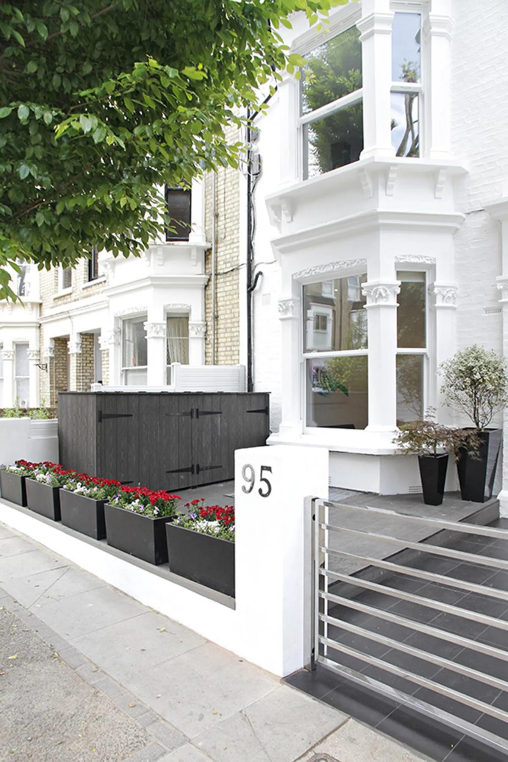 Patio in Holiday Lets London 4