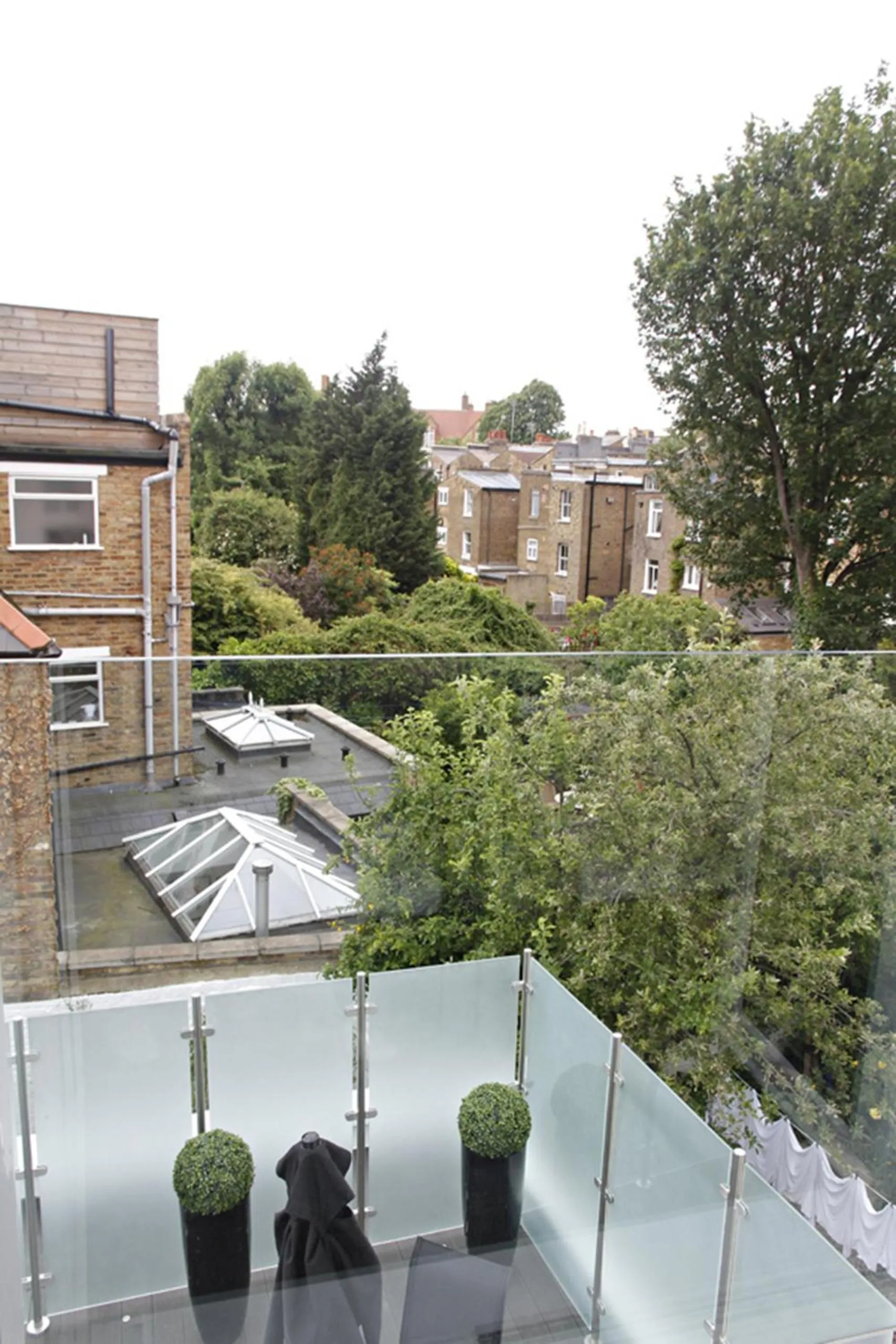 Balcony/Terrace in Holiday Lets London 4
