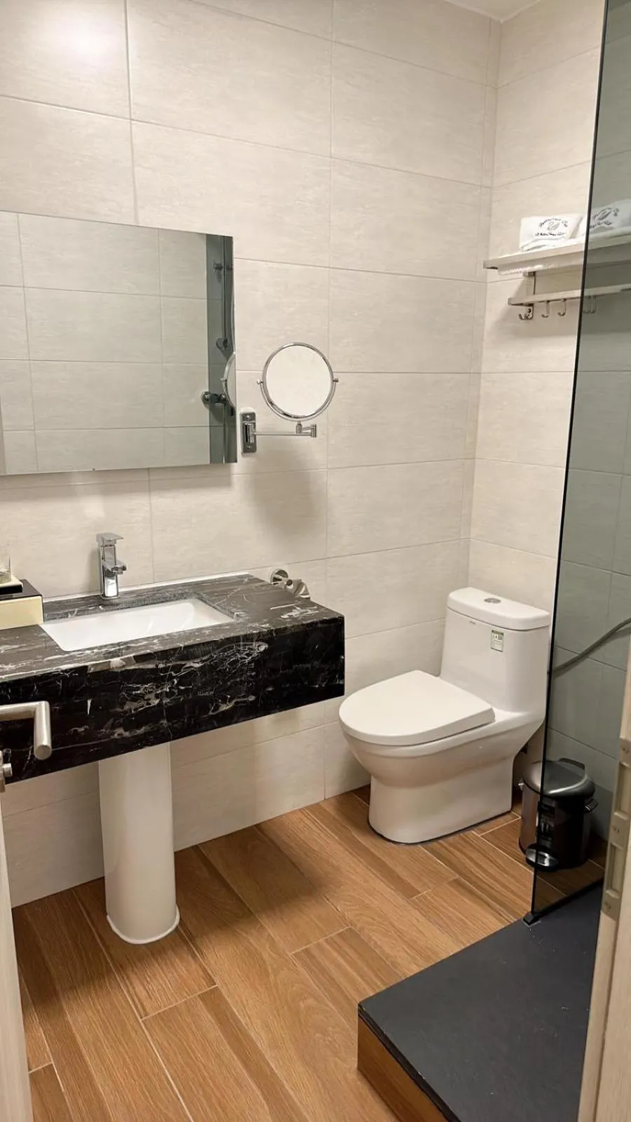 Shower in hotel whiteswan