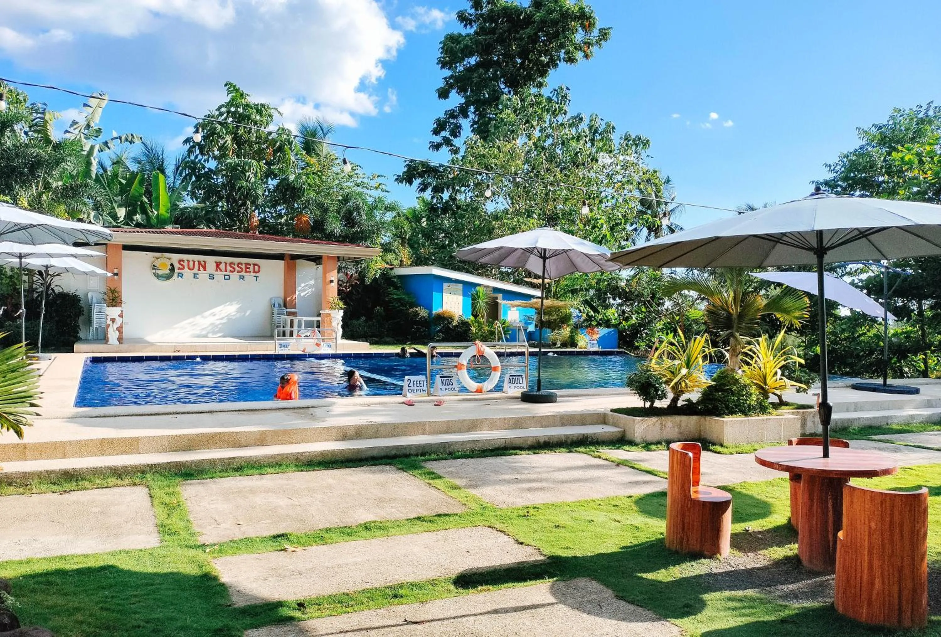 Property building in RedDoorz @ Sun Kissed Resort Guindulman