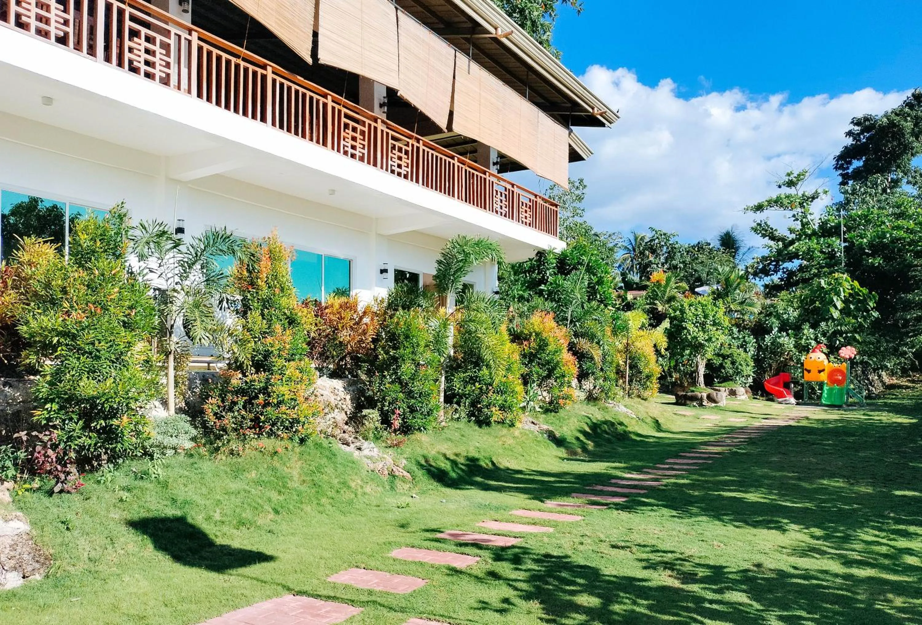 Property building in RedDoorz @ Sun Kissed Resort Guindulman