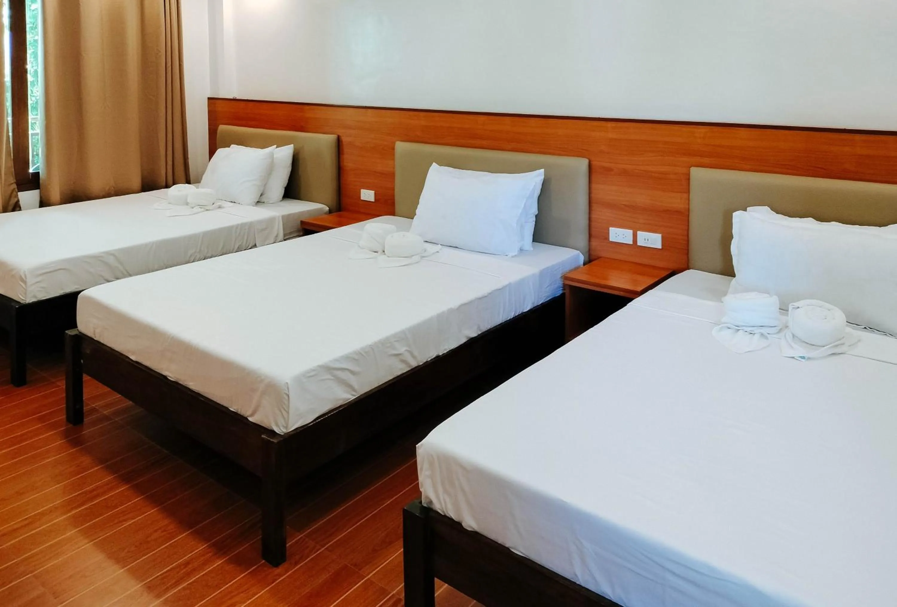 Bed in RedDoorz @ Sun Kissed Resort Guindulman