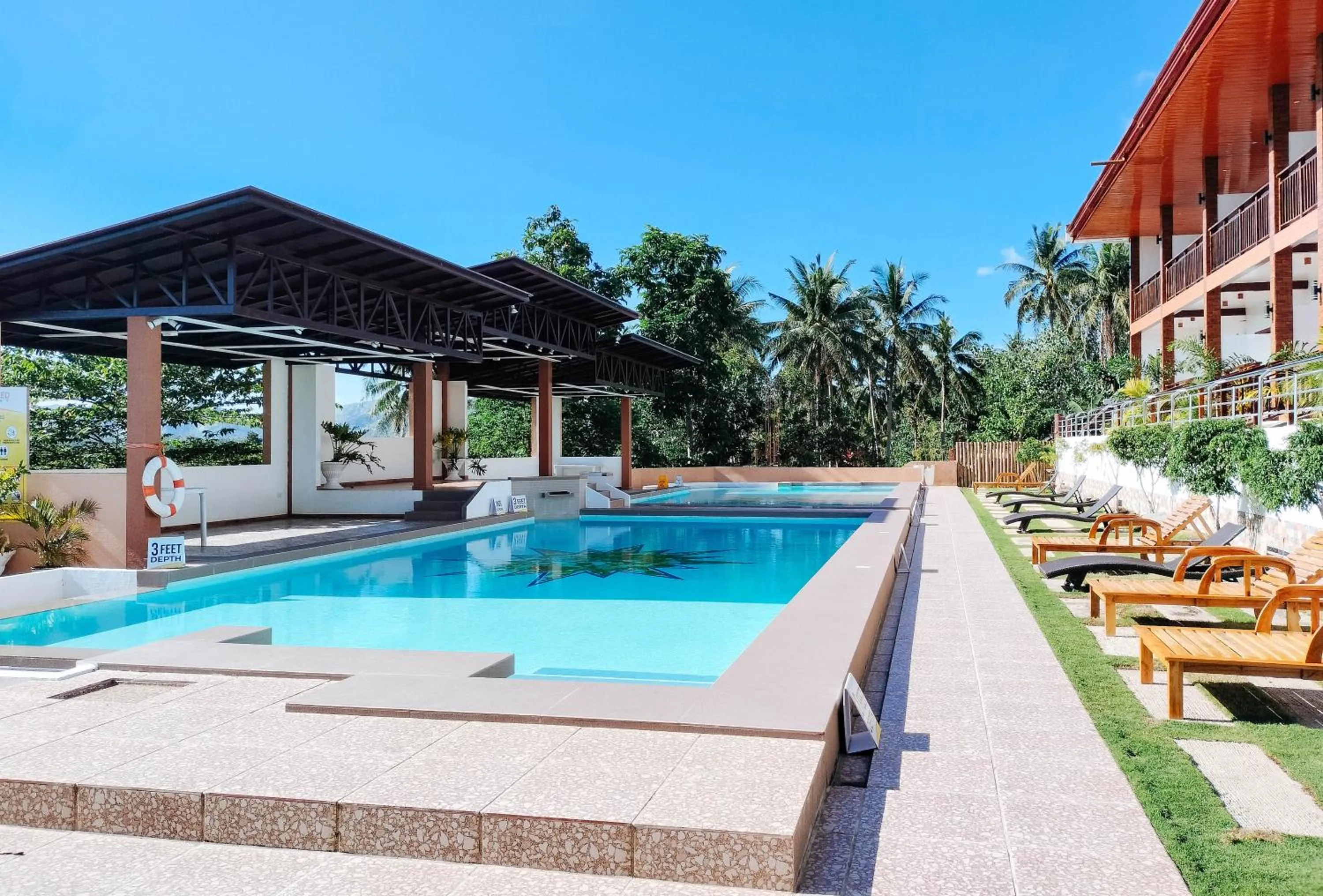 Property building in RedDoorz @ Sun Kissed Resort Guindulman