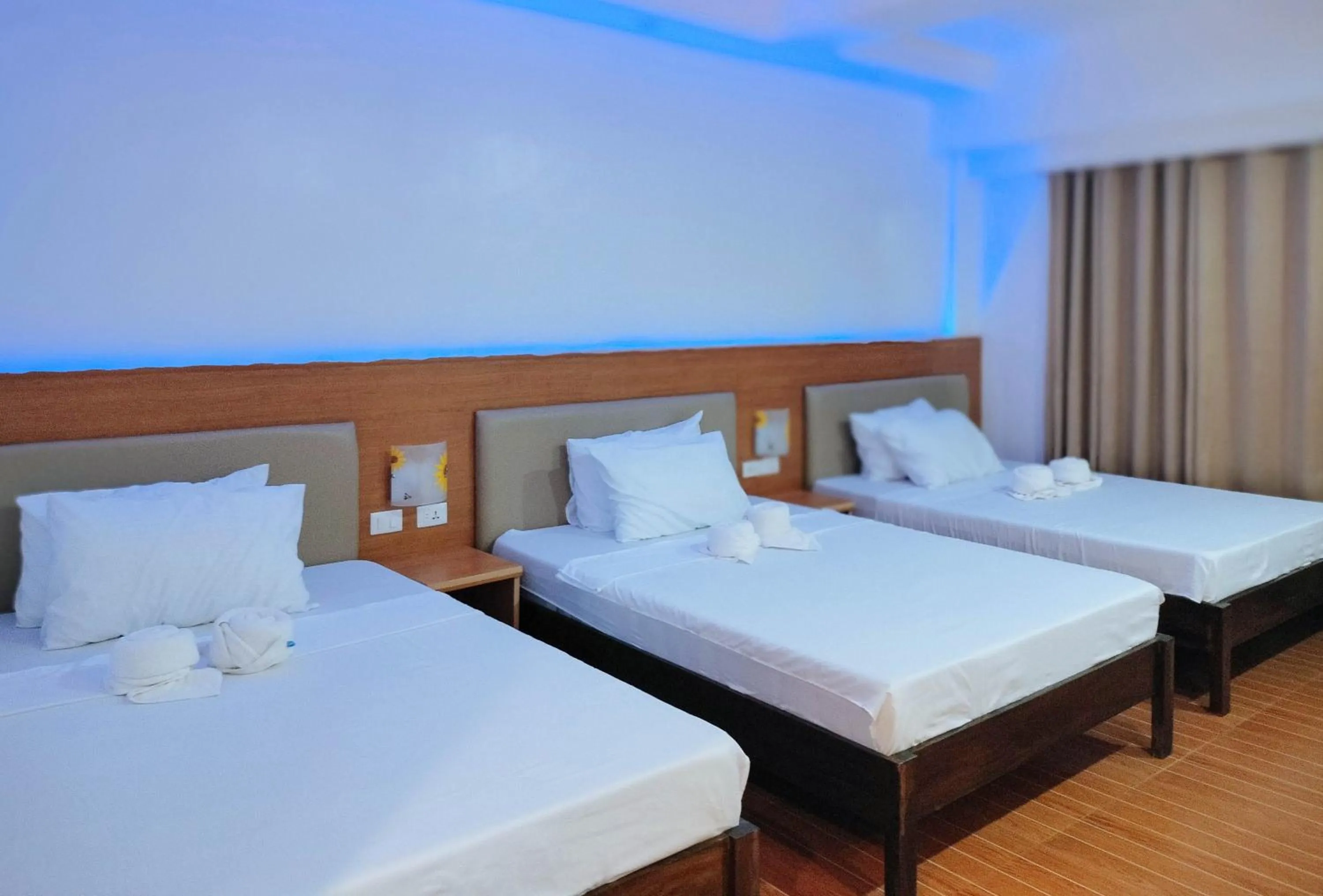 Bed in RedDoorz @ Sun Kissed Resort Guindulman