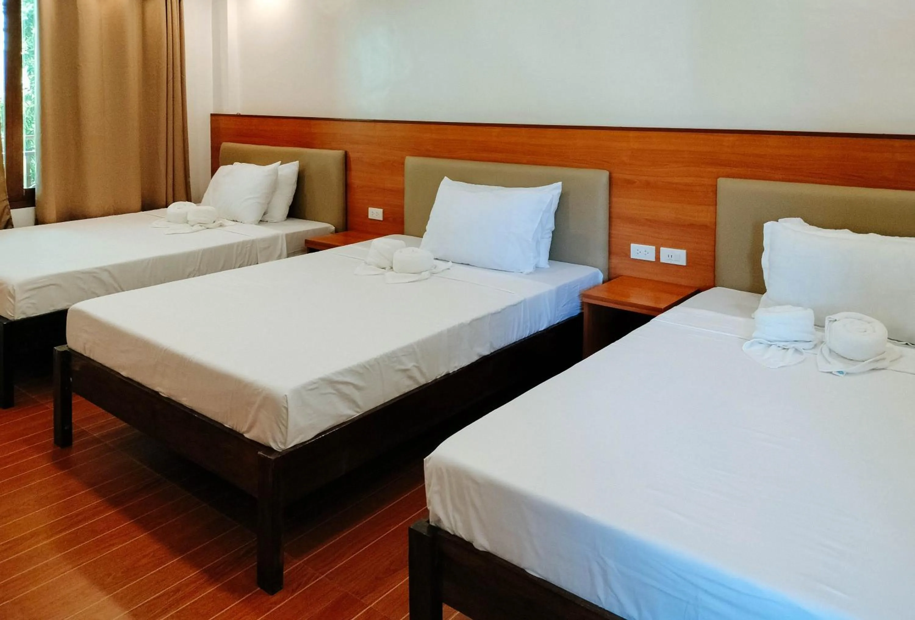 Bed in RedDoorz @ Sun Kissed Resort Guindulman