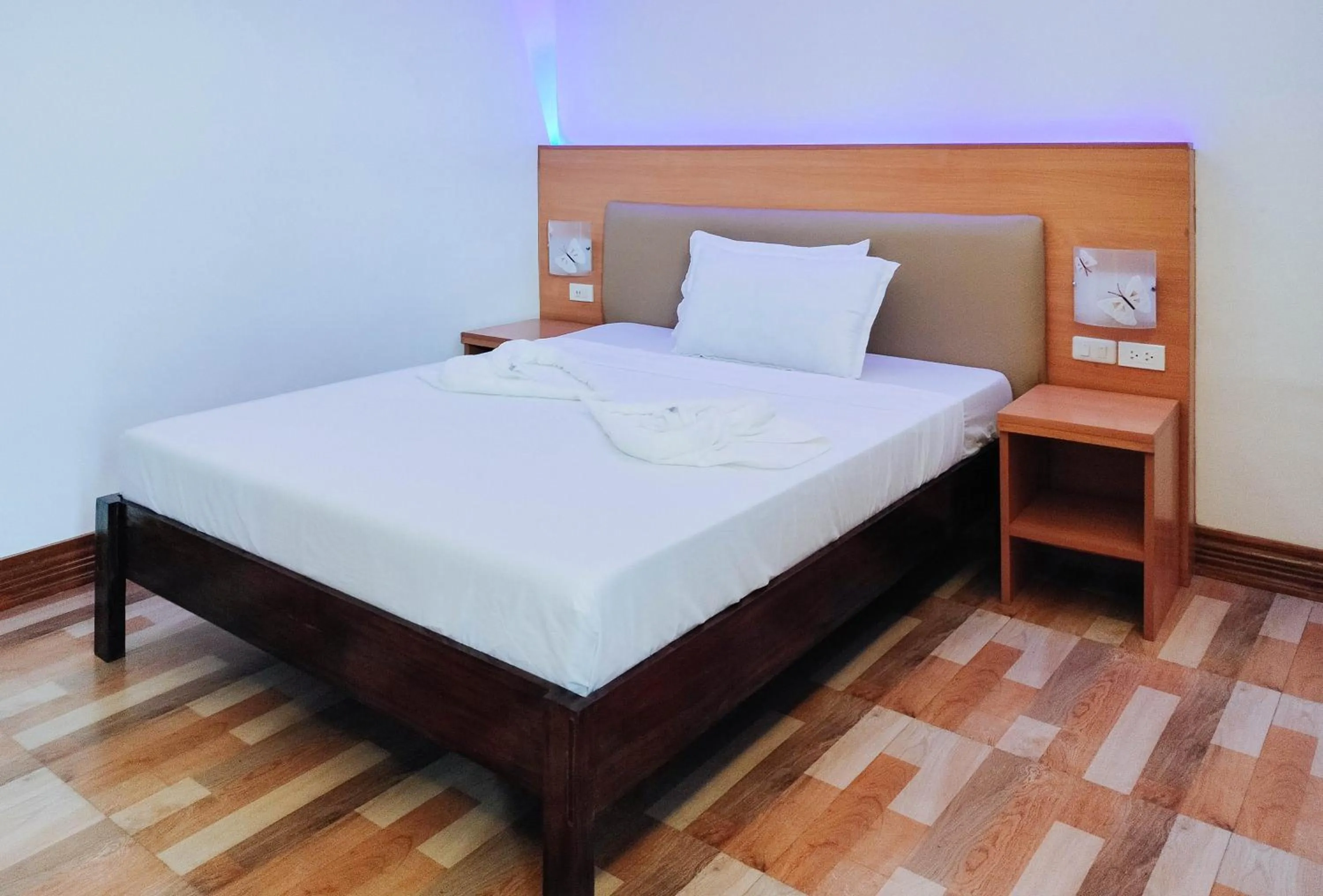 Bed in RedDoorz @ Sun Kissed Resort Guindulman