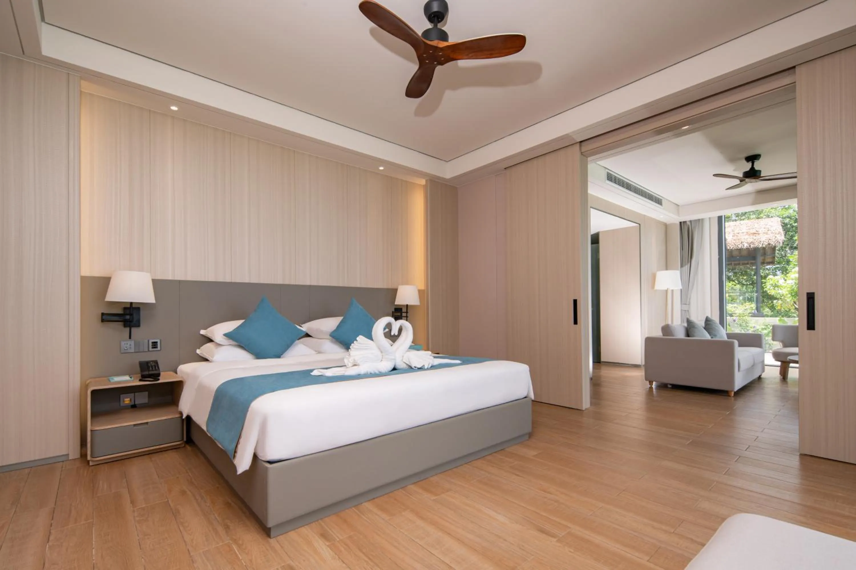 Bed in Palau Sunrise Seaview Landison Retreat