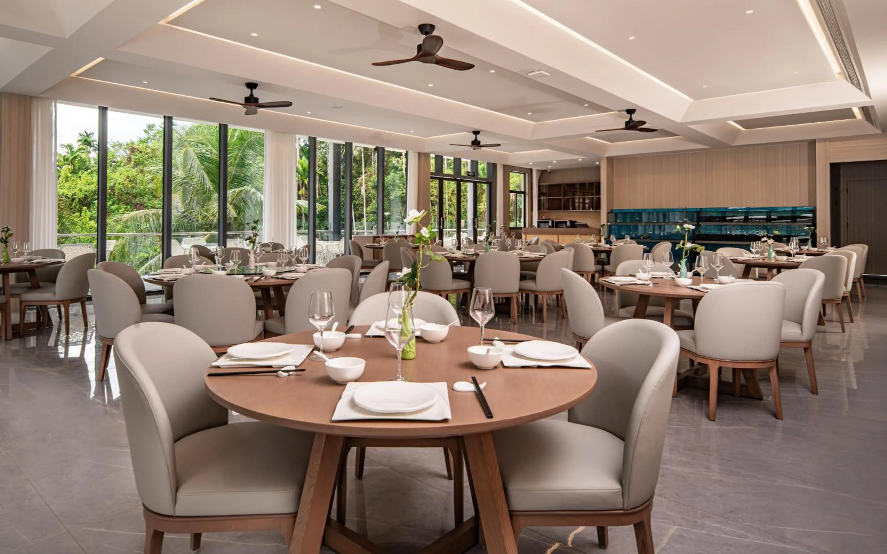 Restaurant/places to eat in Palau Sunrise Seaview Landison Retreat