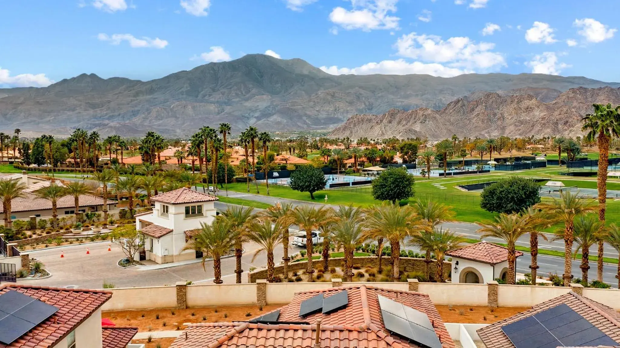 Near Coachella and Stagecoach Palm Springs , PGA resort Villa ,Golf, community pool, gym Near Coachella and Stagecoach Palm Springs , PGA resort Villa ,Golf, community pool, gym