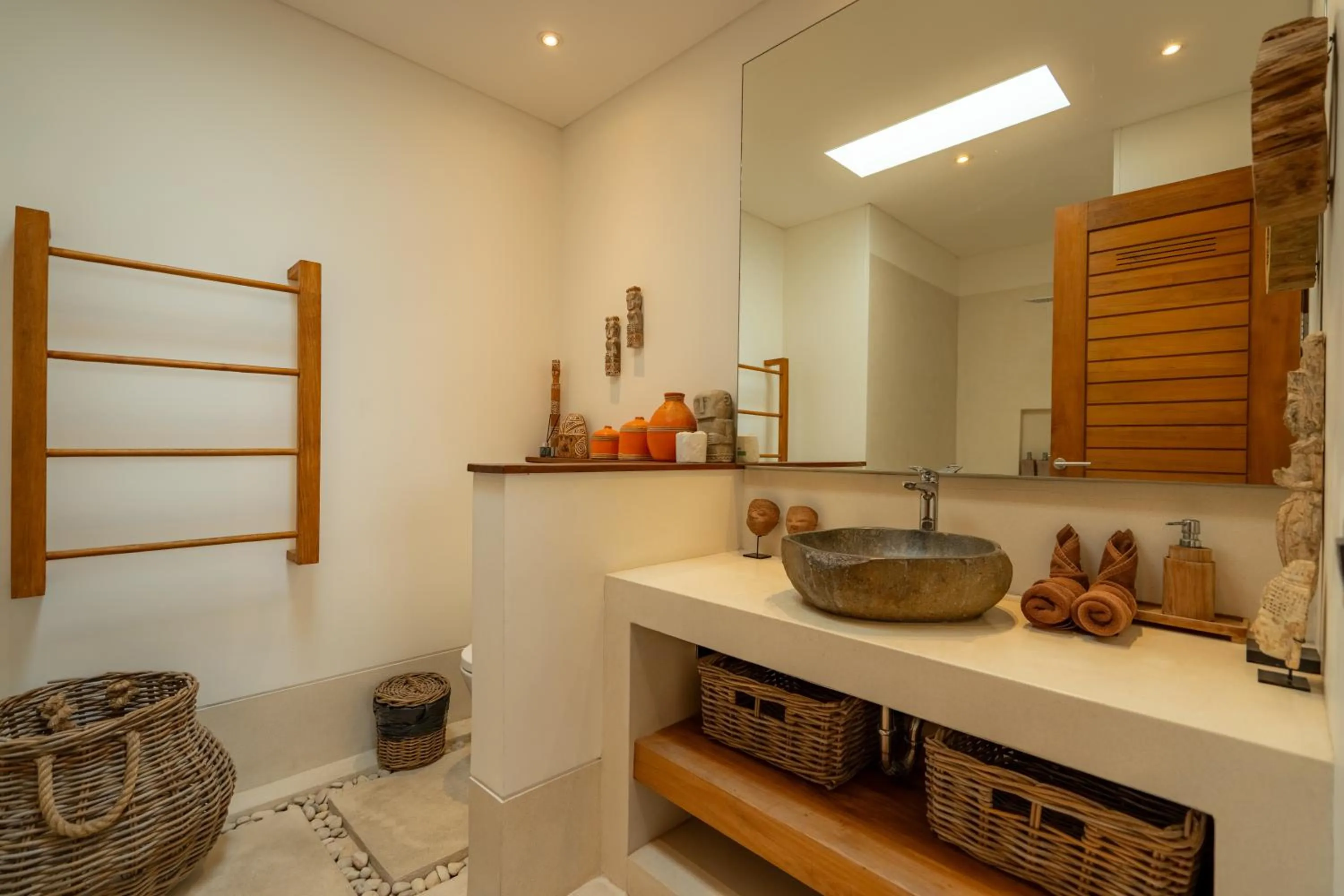 Bathroom in Flores Villa by Betterplace