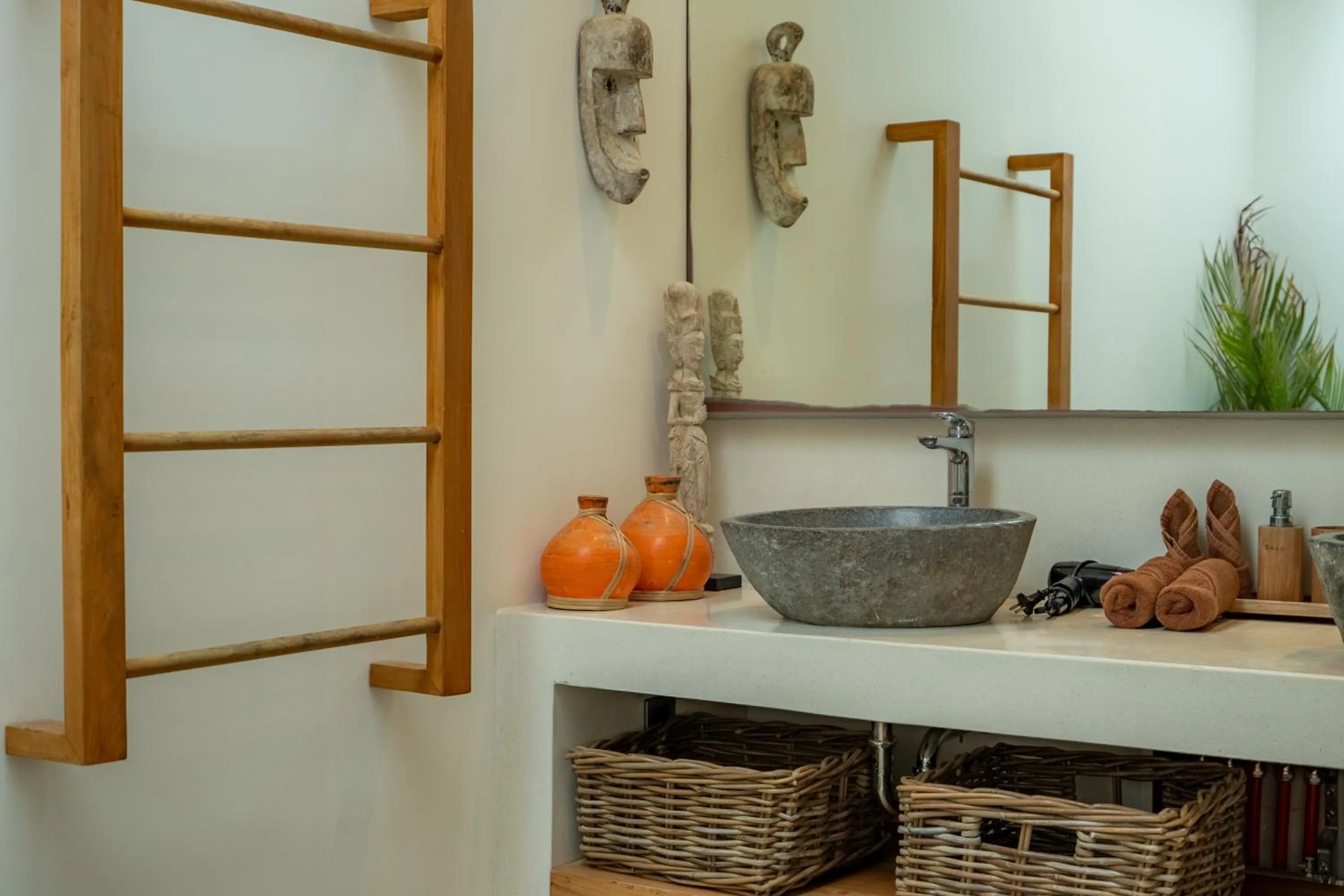 Bathroom in Flores Villa by Betterplace