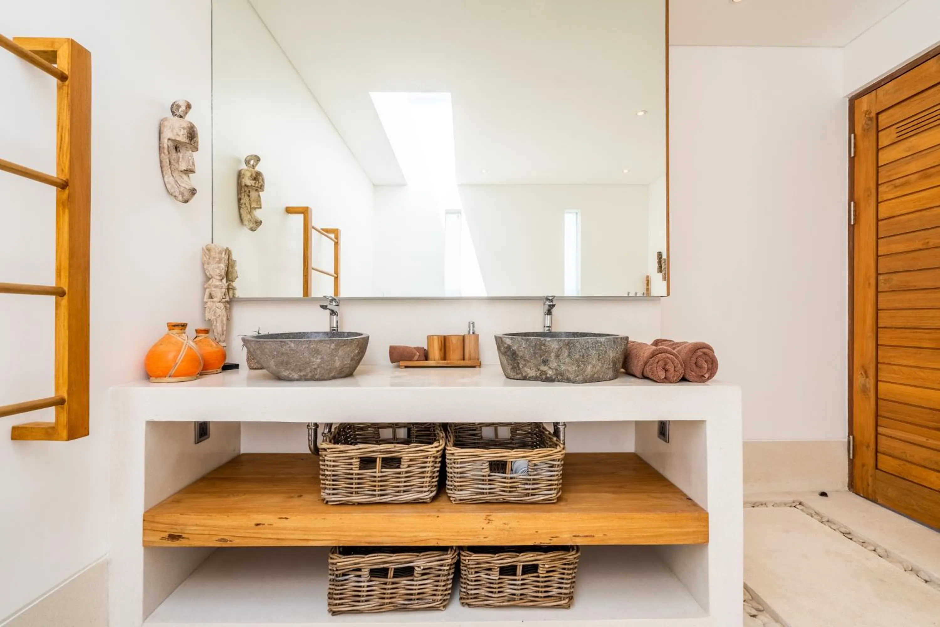 Bathroom in Flores Villa by Betterplace