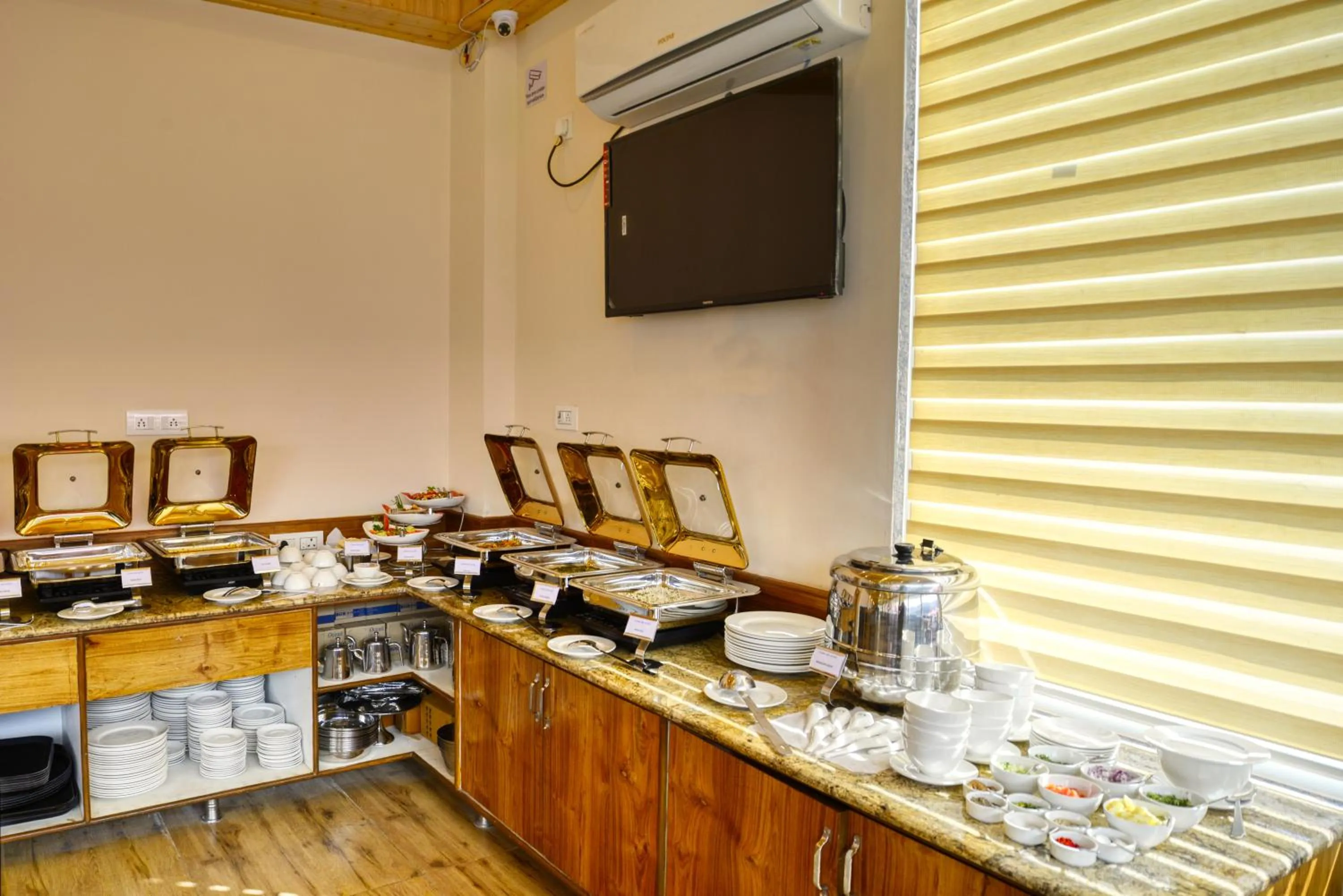 Food and drinks in Clarks Inn Suites, Manali