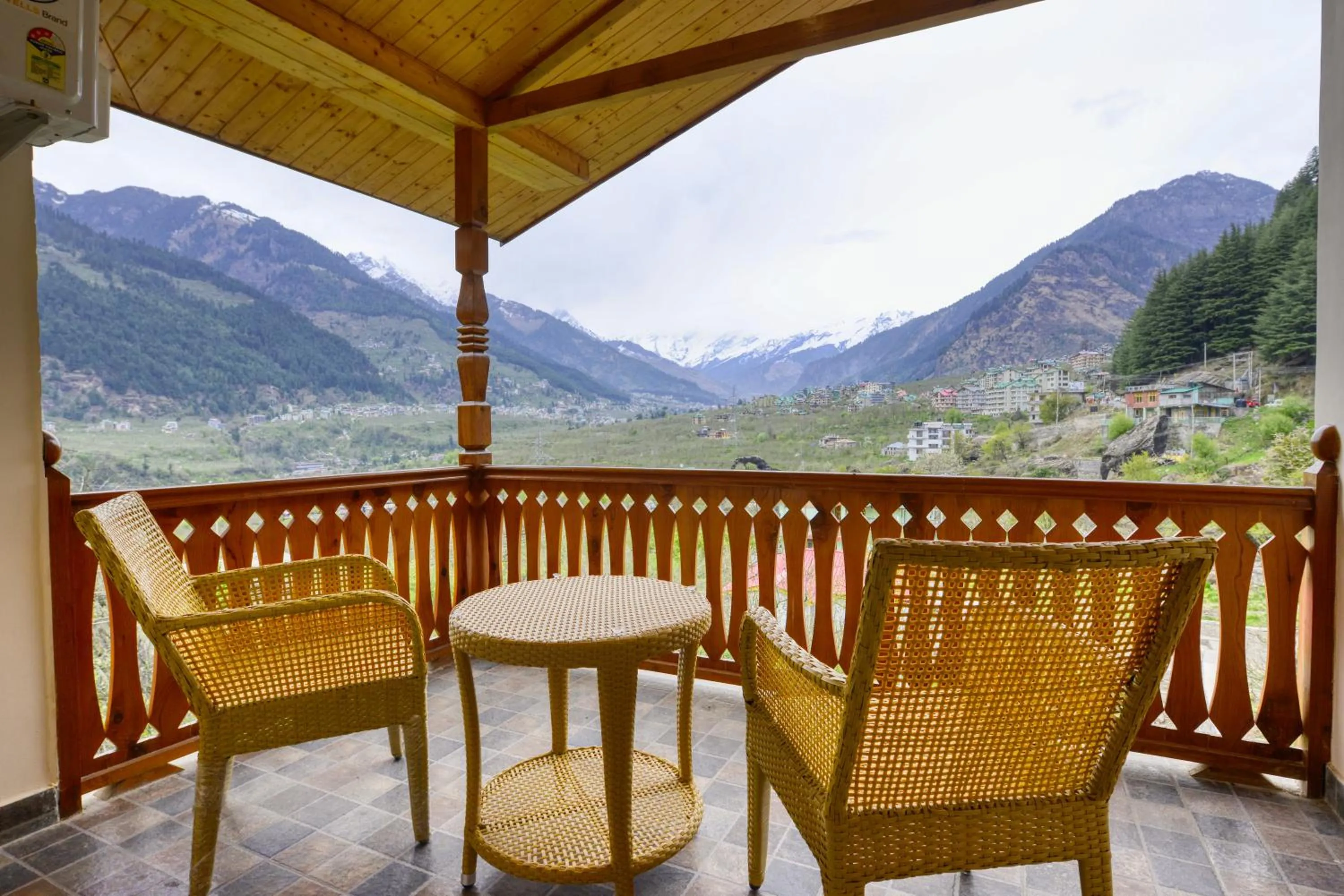 Balcony/Terrace in Clarks Inn Suites, Manali