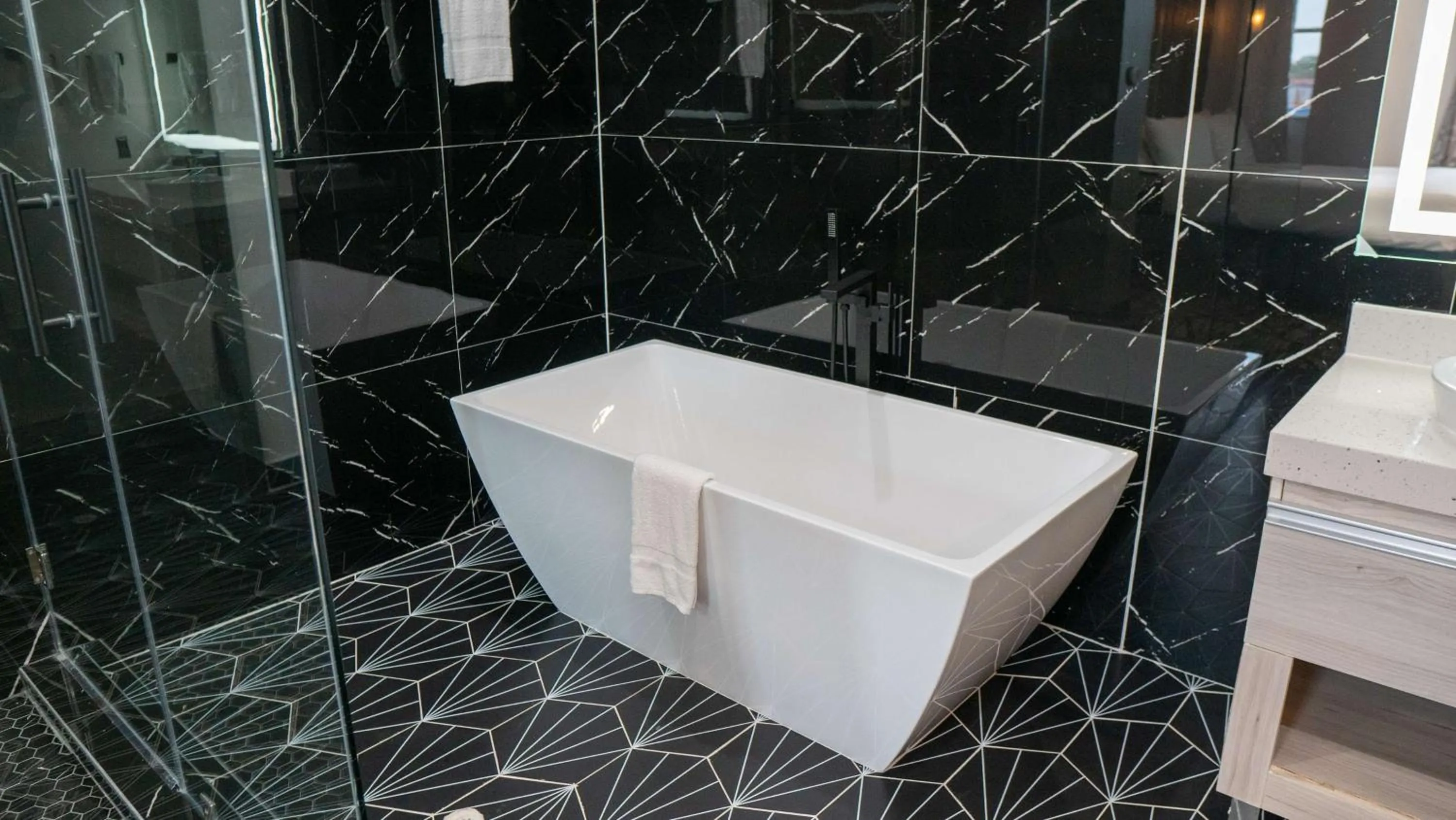 Bathroom in Comfeeni Inn and Suites