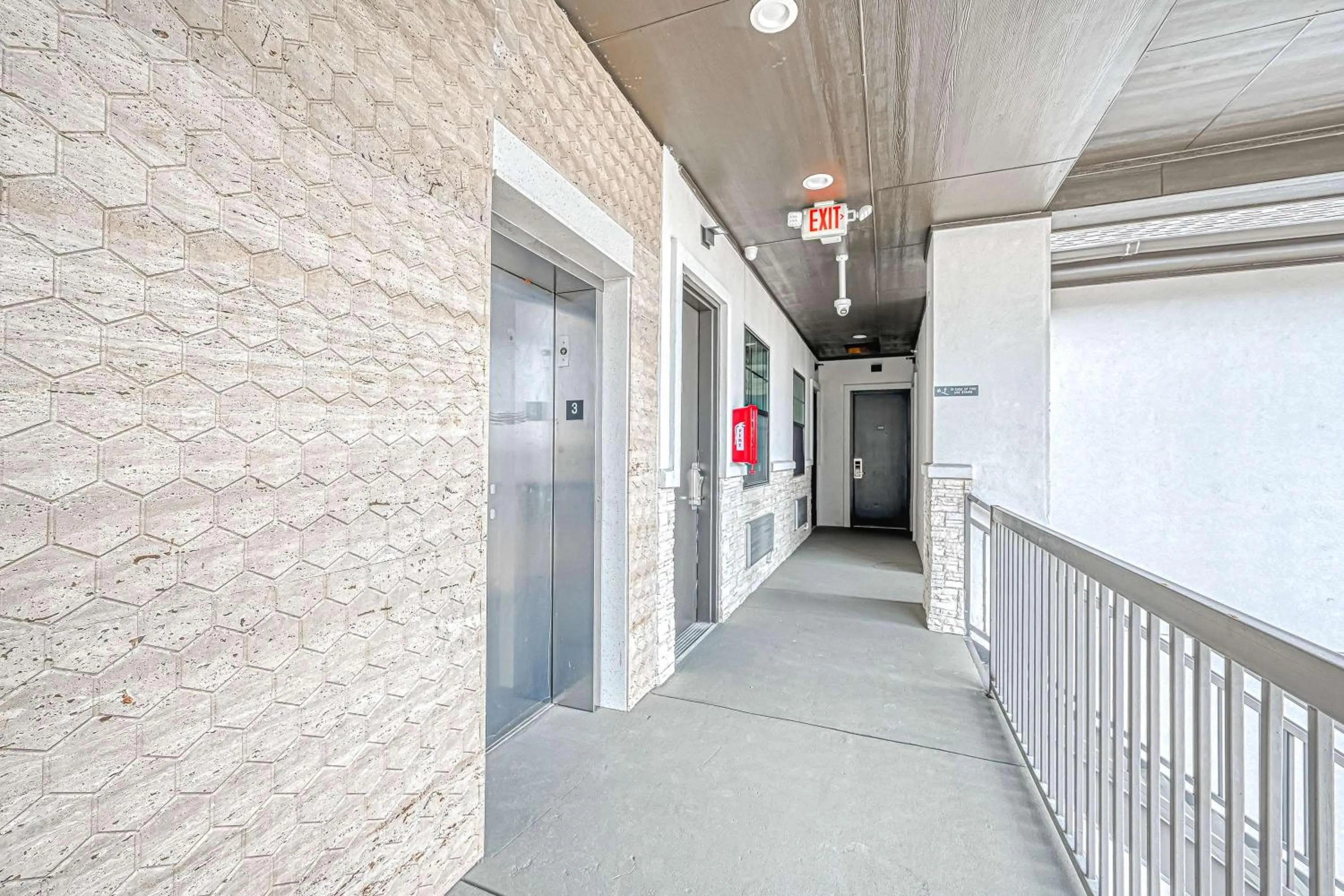 Property building in Comfeeni Inn and Suites