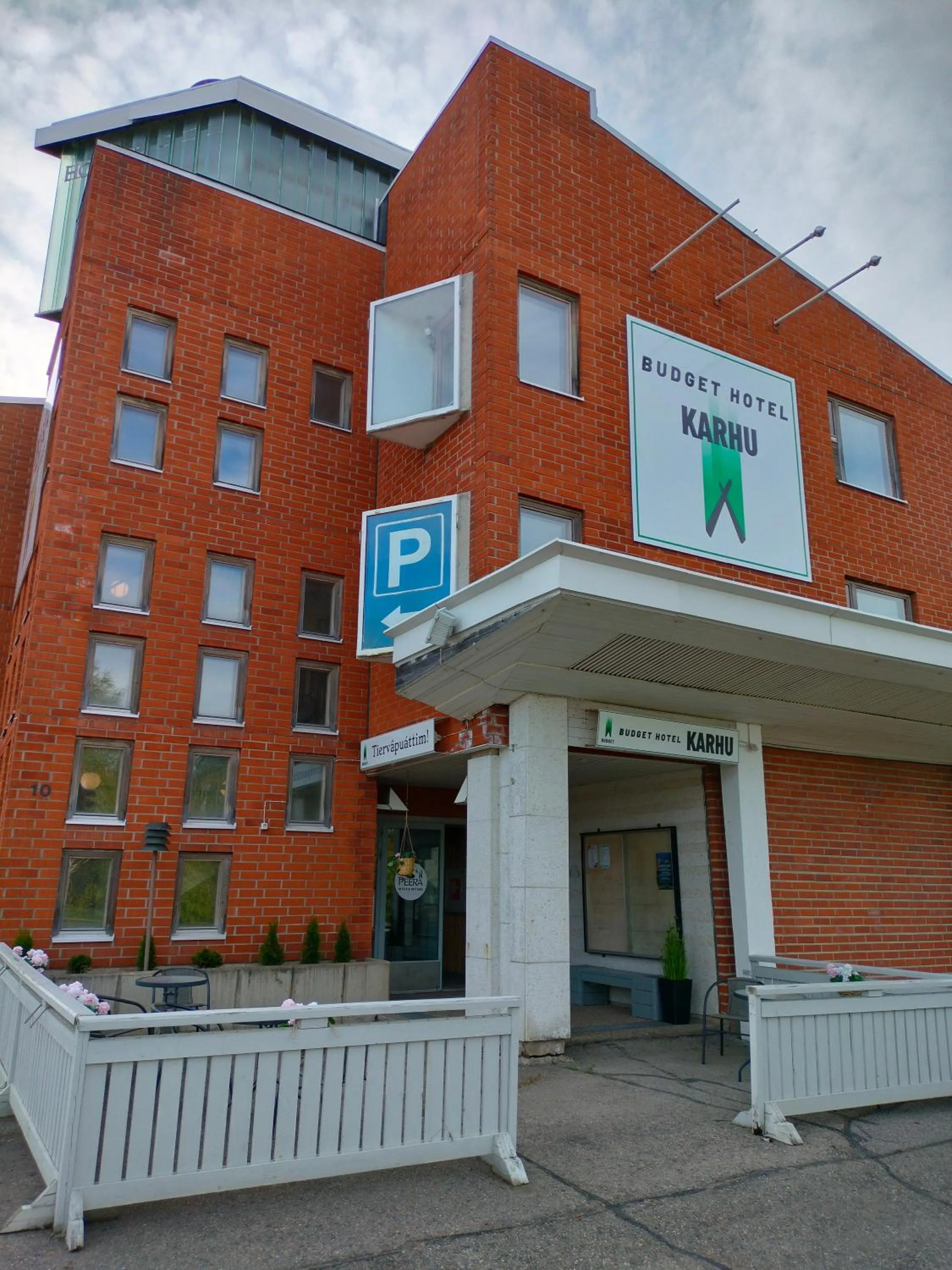 Property building in Hotel Karhu