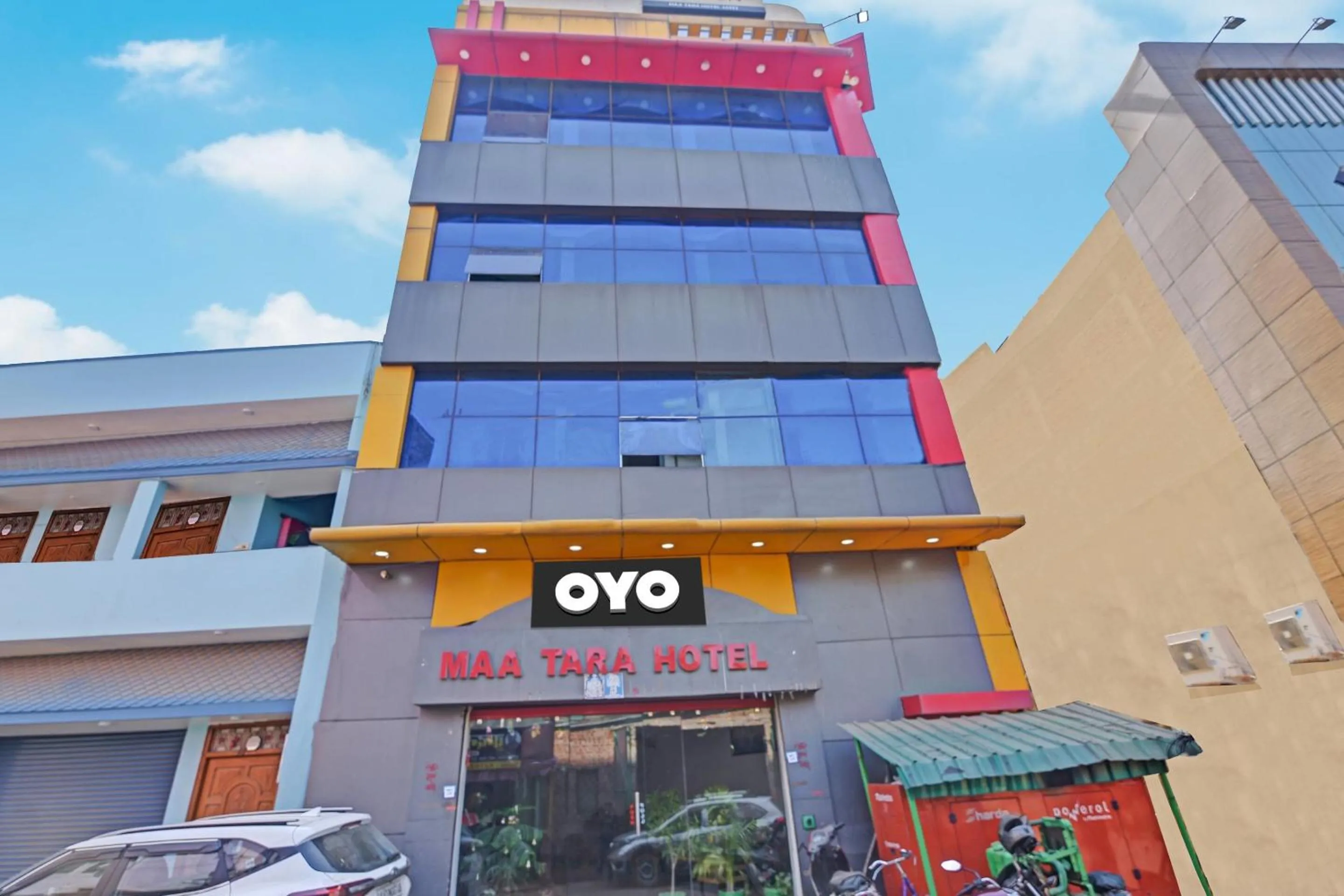 Facade/entrance in Hotel O by OYO New Maa Tara Hotel
