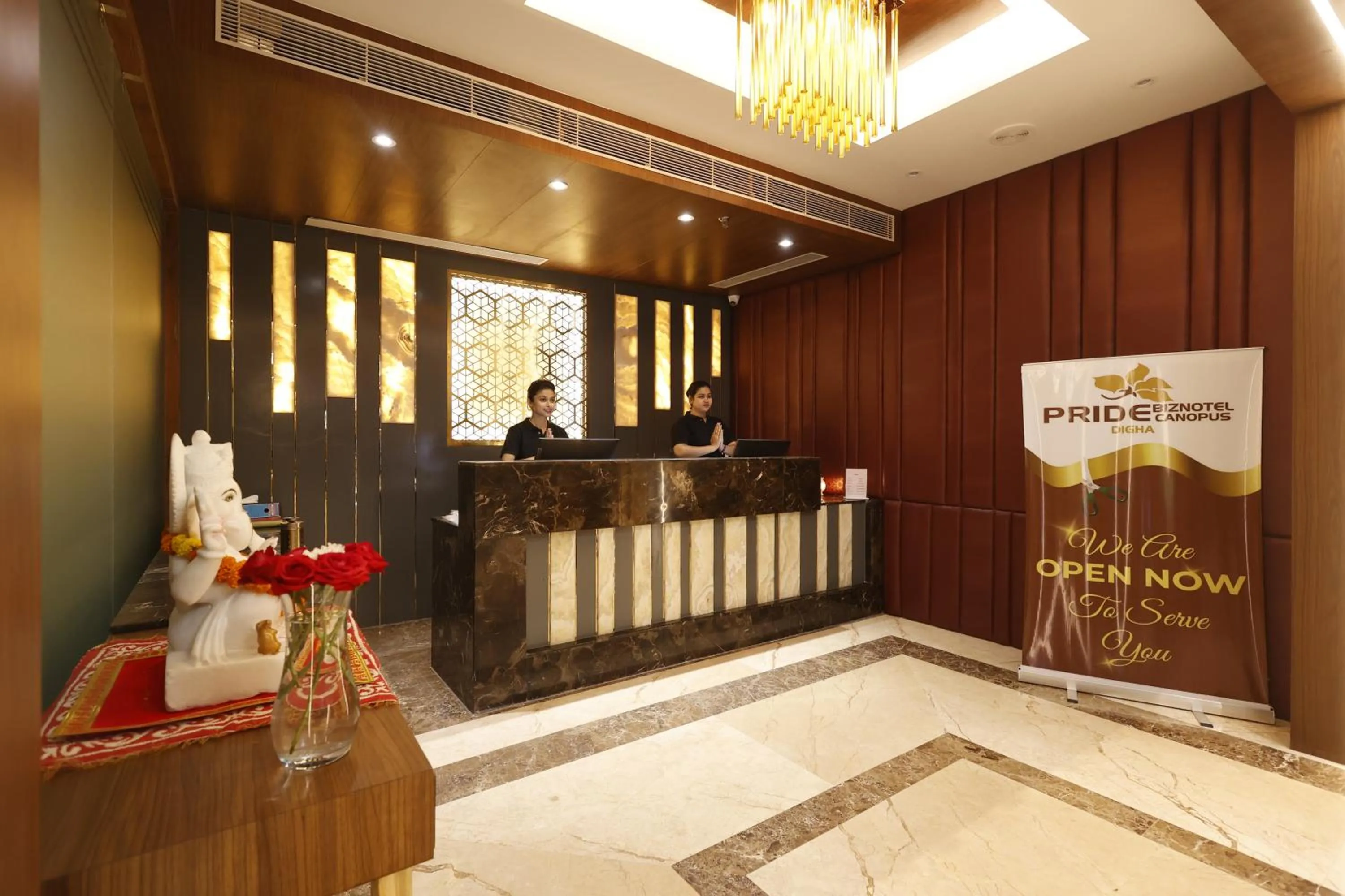 Lobby or reception in Pride Biznotel Canopus, Digha