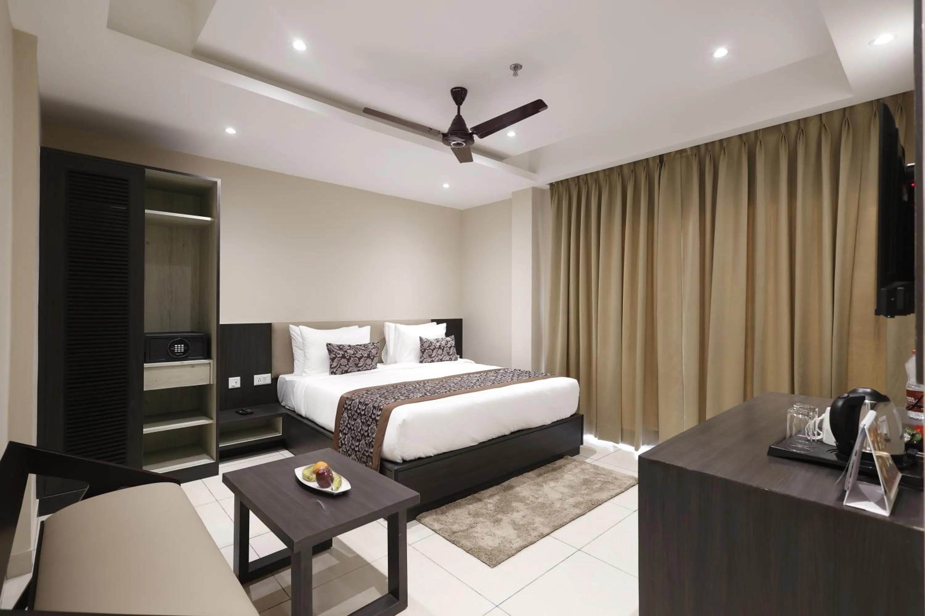 Bed in Pride Biznotel Canopus, Digha