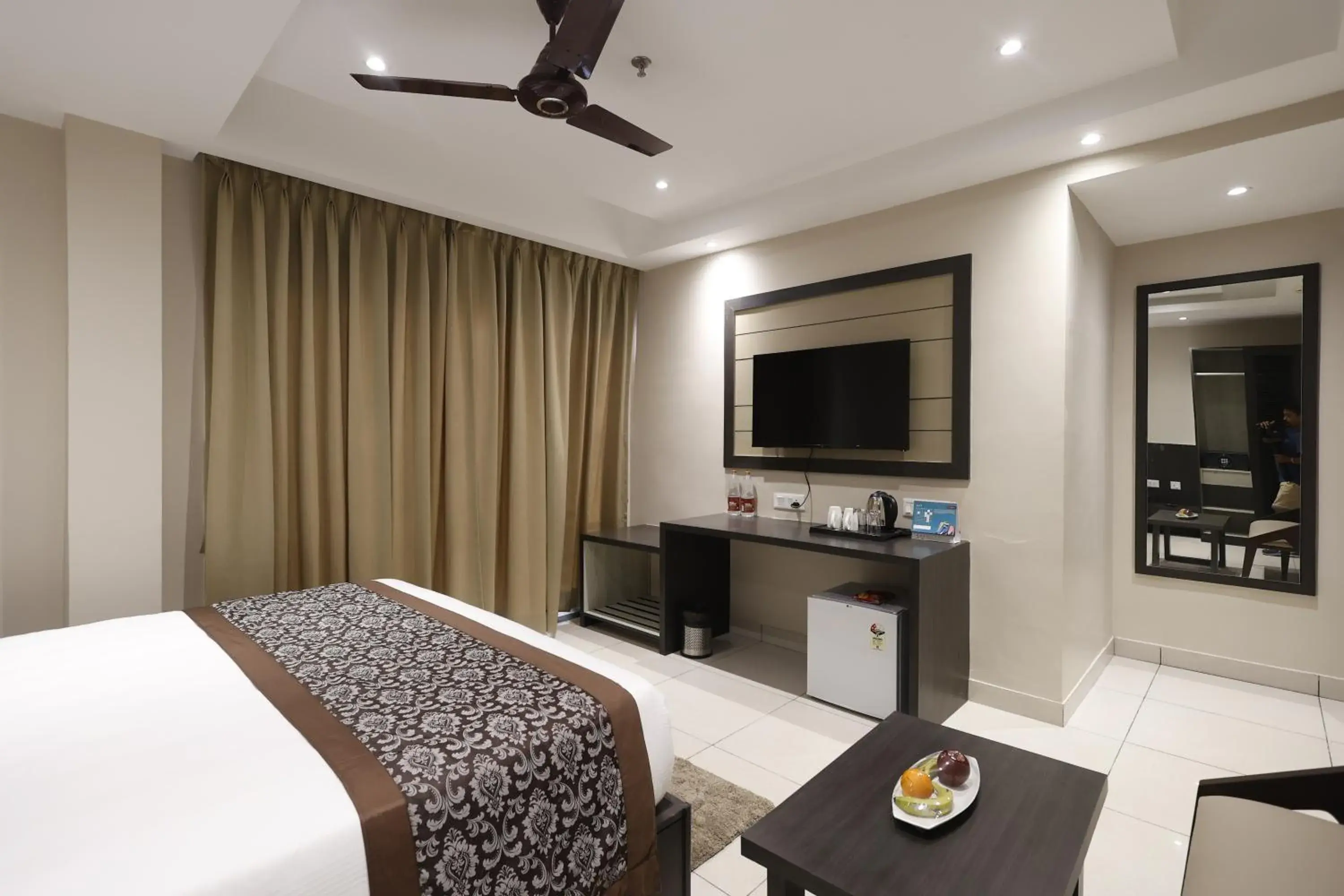 Queen Room in Pride Biznotel Canopus, Digha Queen Room in Pride Biznotel Canopus, Digha