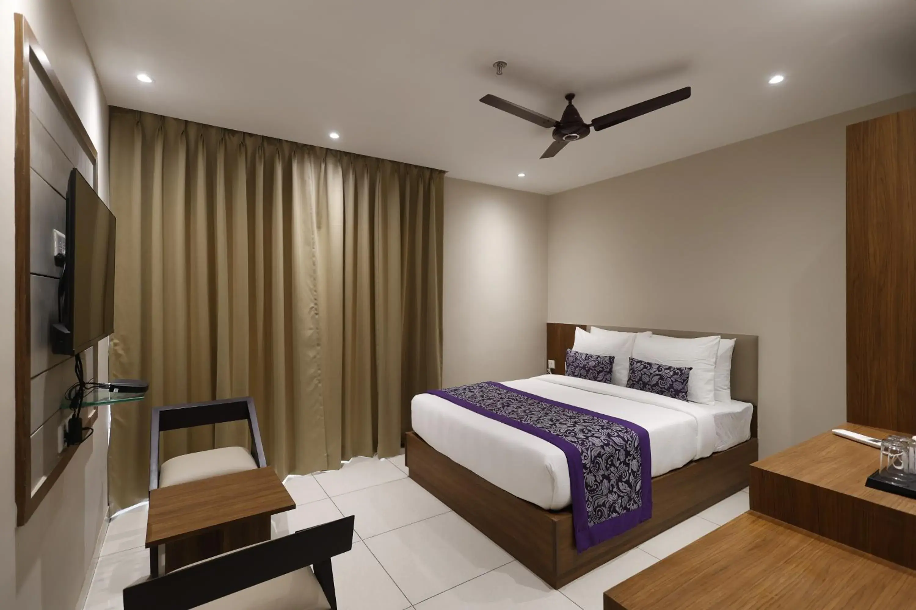 Bed in Pride Biznotel Canopus, Digha Bed in Pride Biznotel Canopus, Digha