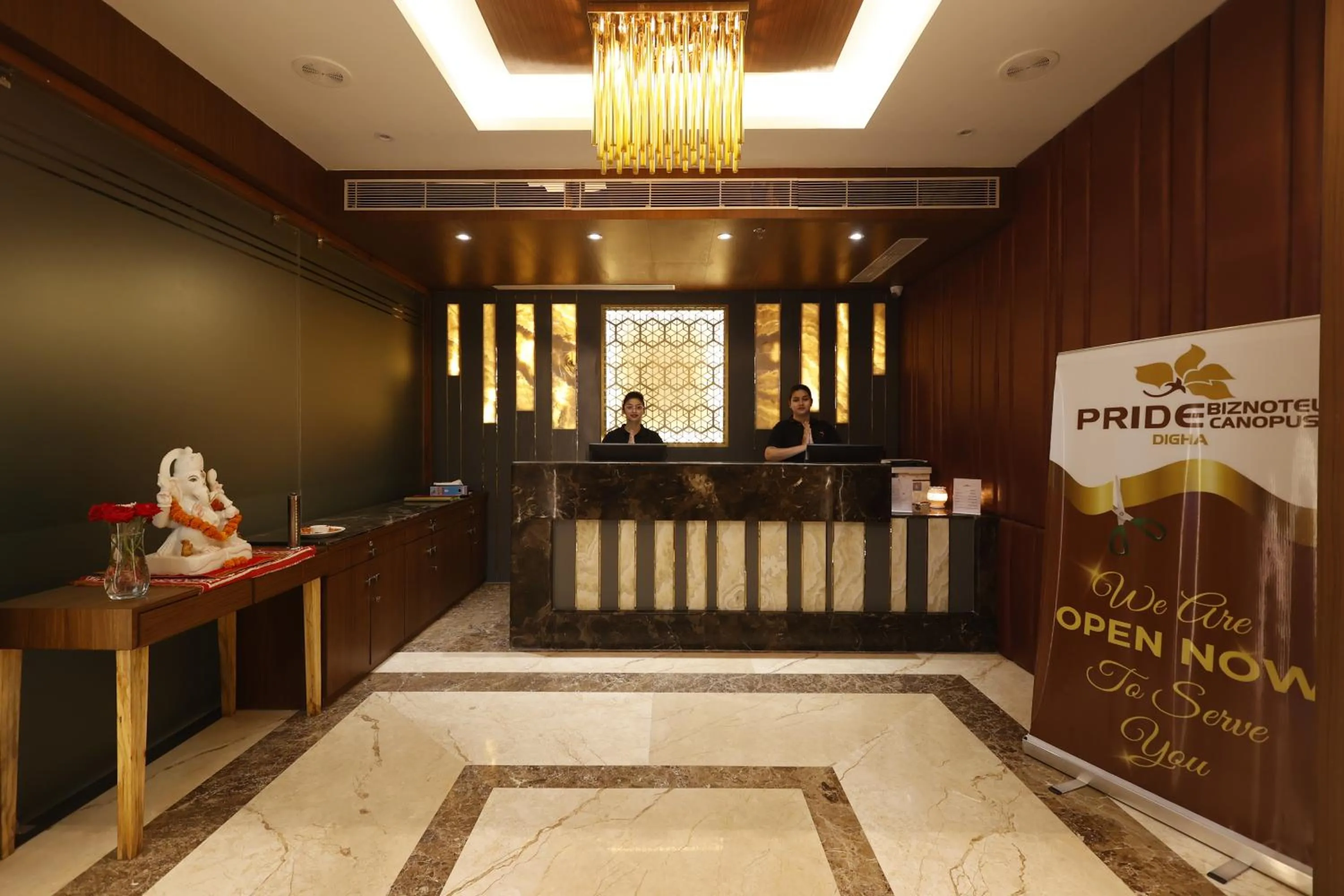 Lobby or reception in Pride Biznotel Canopus, Digha