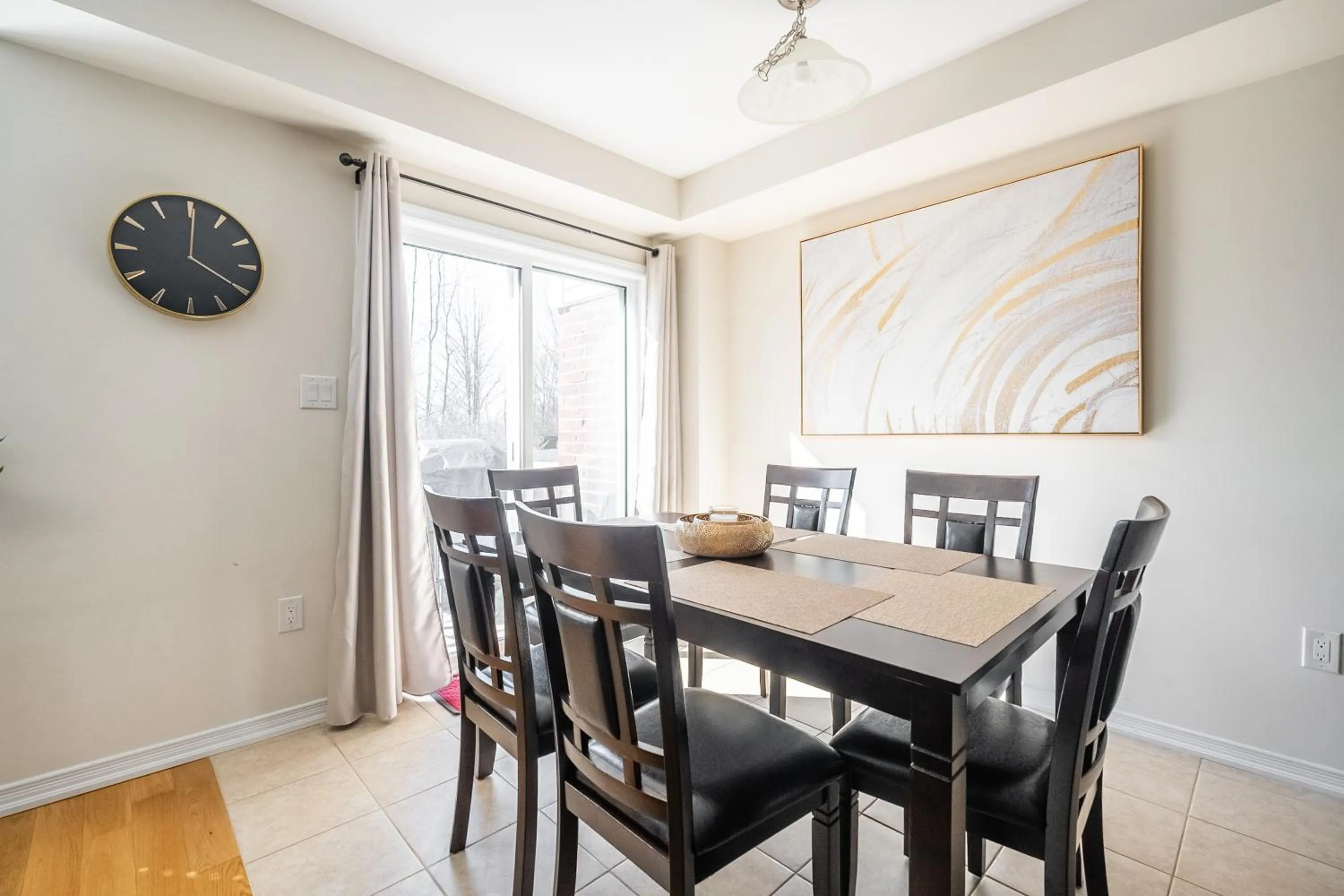 Dining area in GlobalStay 3 Bedroom Townhouse Near Niagara Falls Brock University