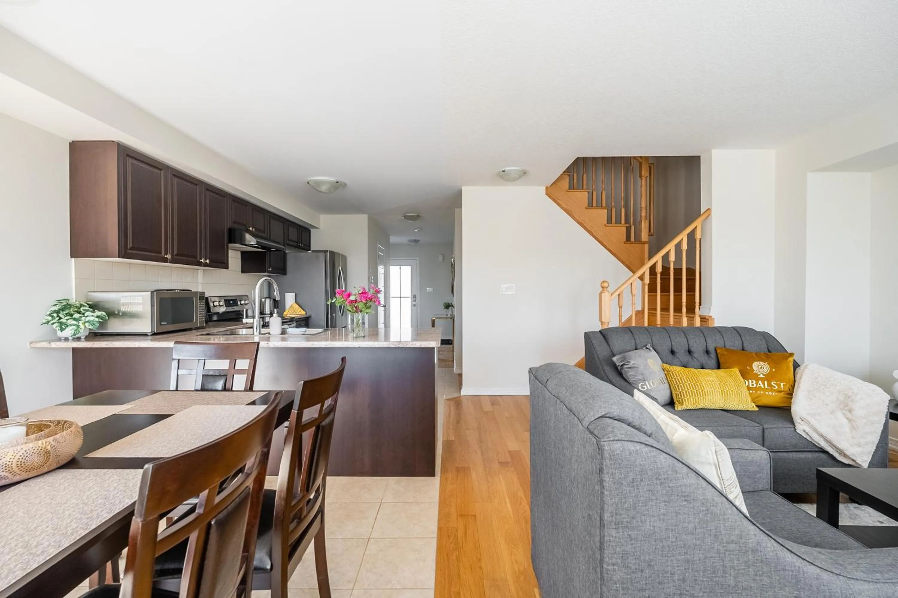 Kitchen or kitchenette in GlobalStay 3 Bedroom Townhouse Near Niagara Falls Brock University