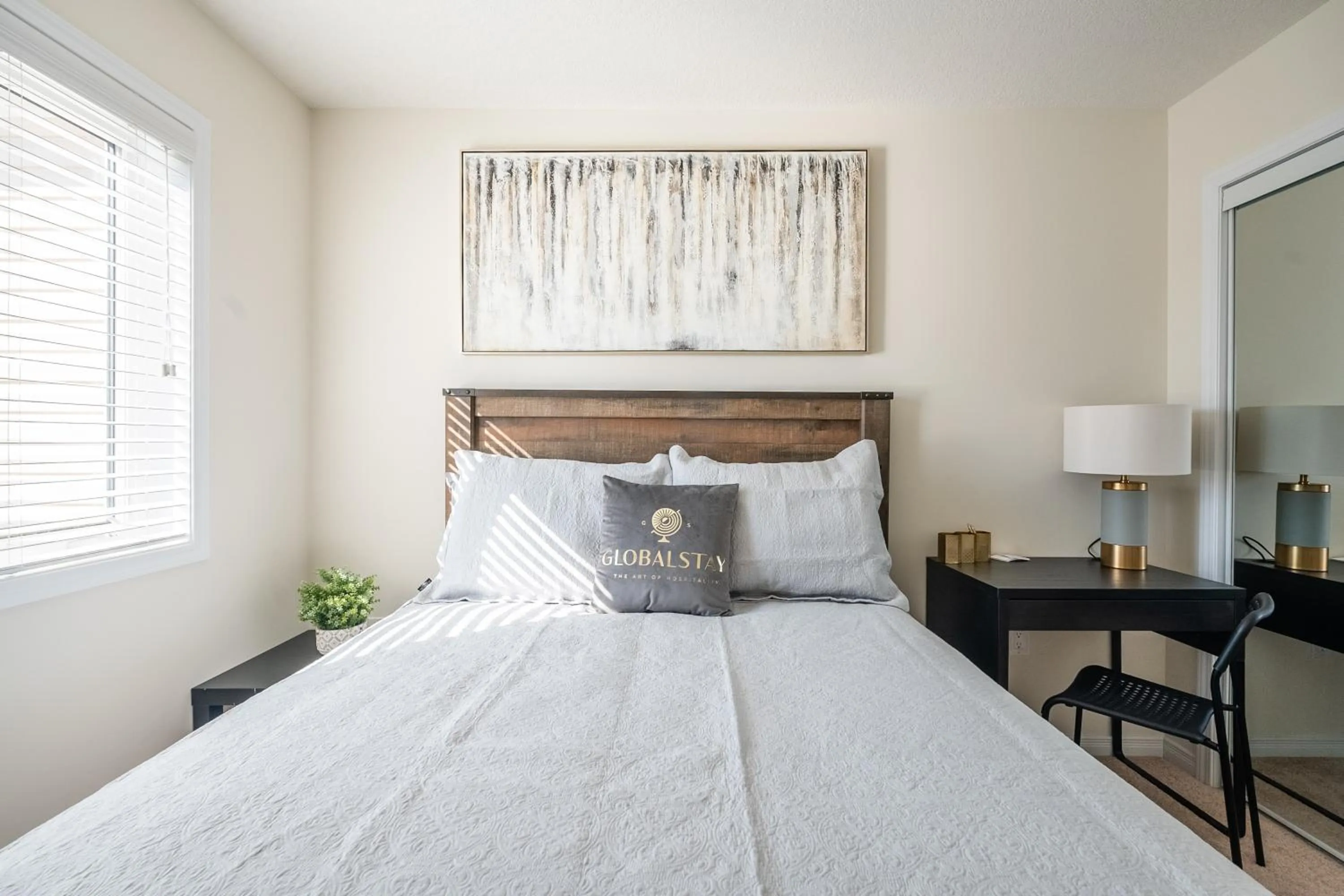 Bedroom, Bed in GlobalStay 3 Bedroom Townhouse Near Niagara Falls Brock University