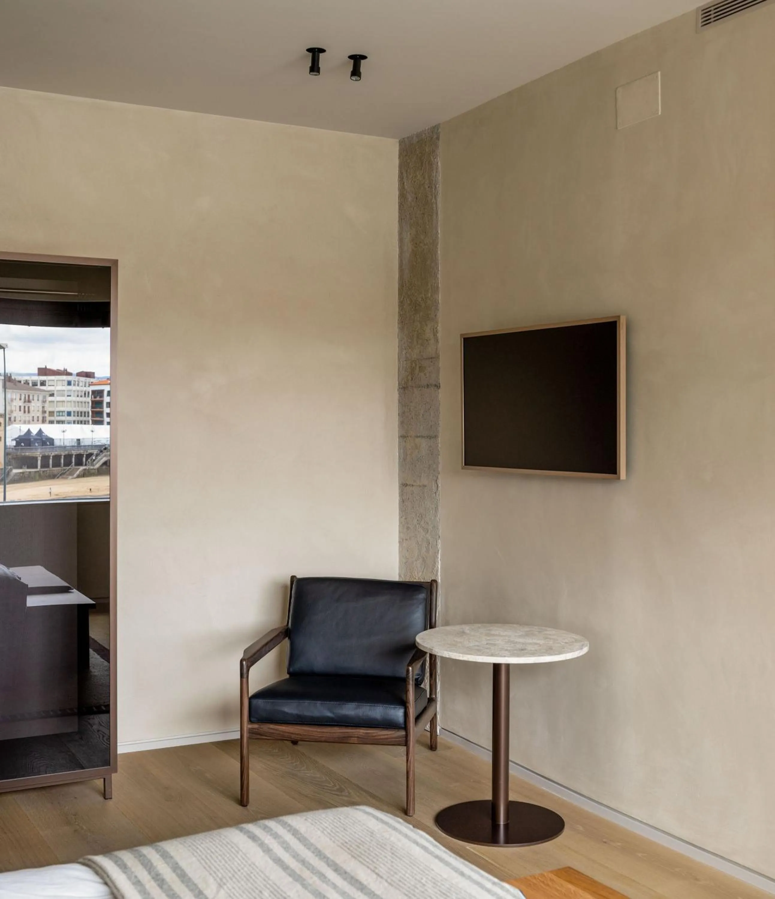 TV and multimedia, Bed in Hotel Ur Bare