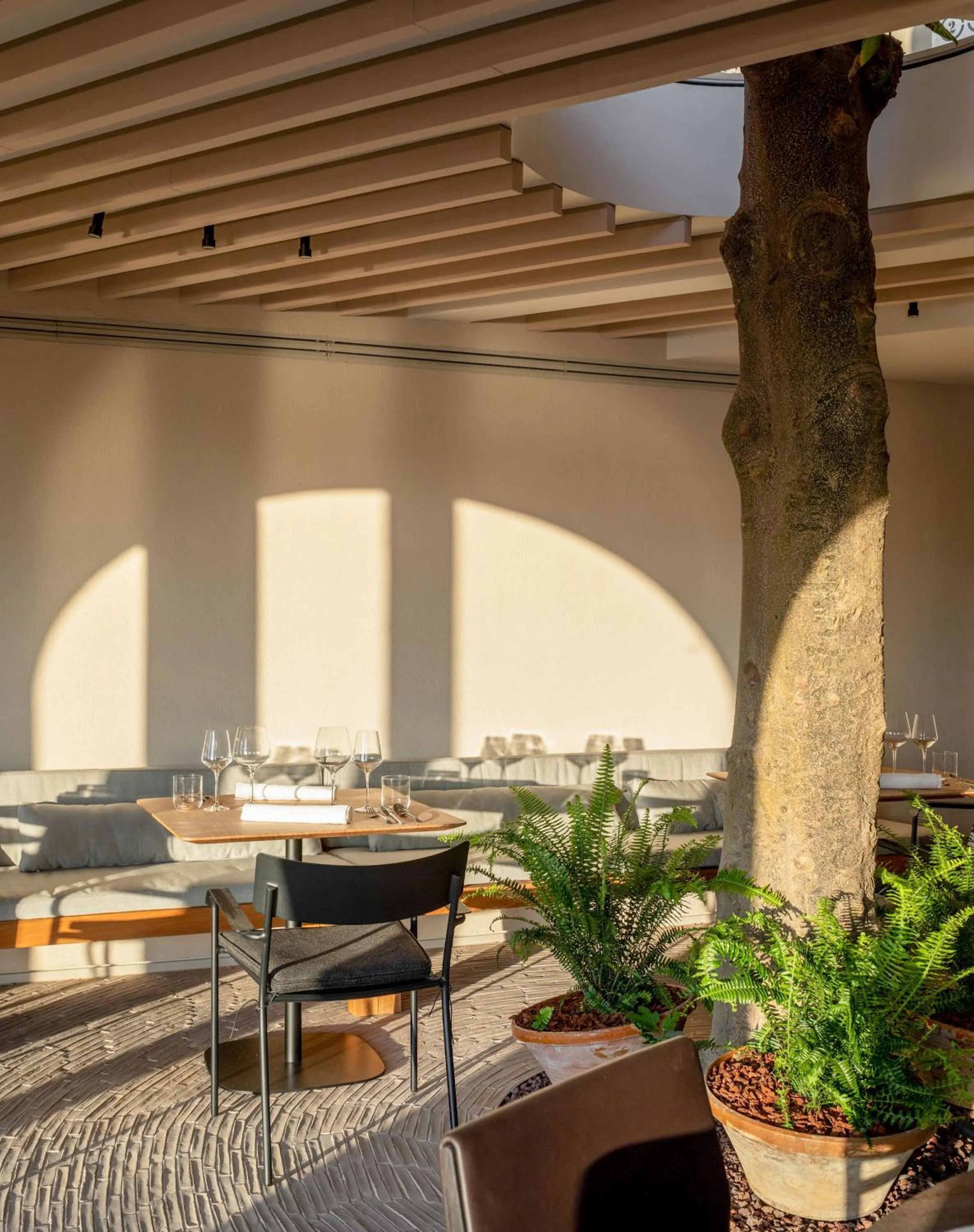 Restaurant/places to eat in Hotel Ur Bare