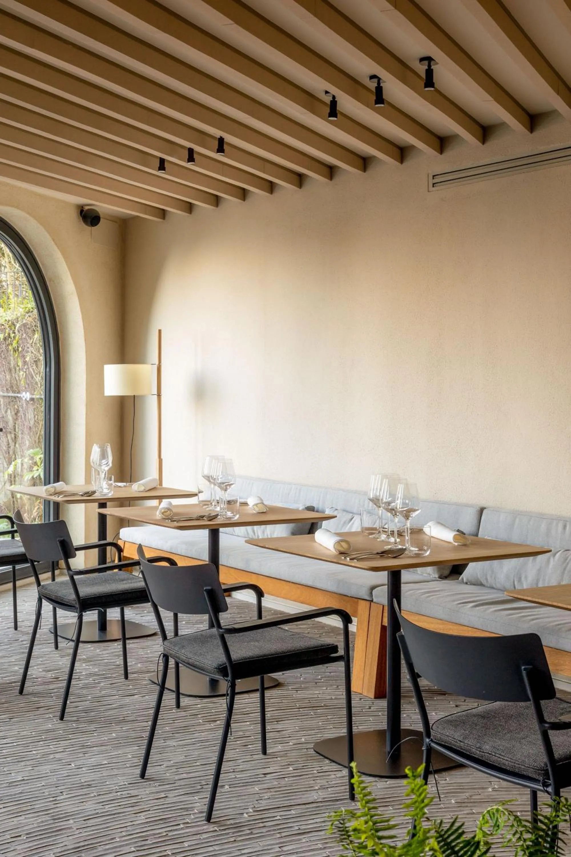 Restaurant/places to eat in Hotel Ur Bare