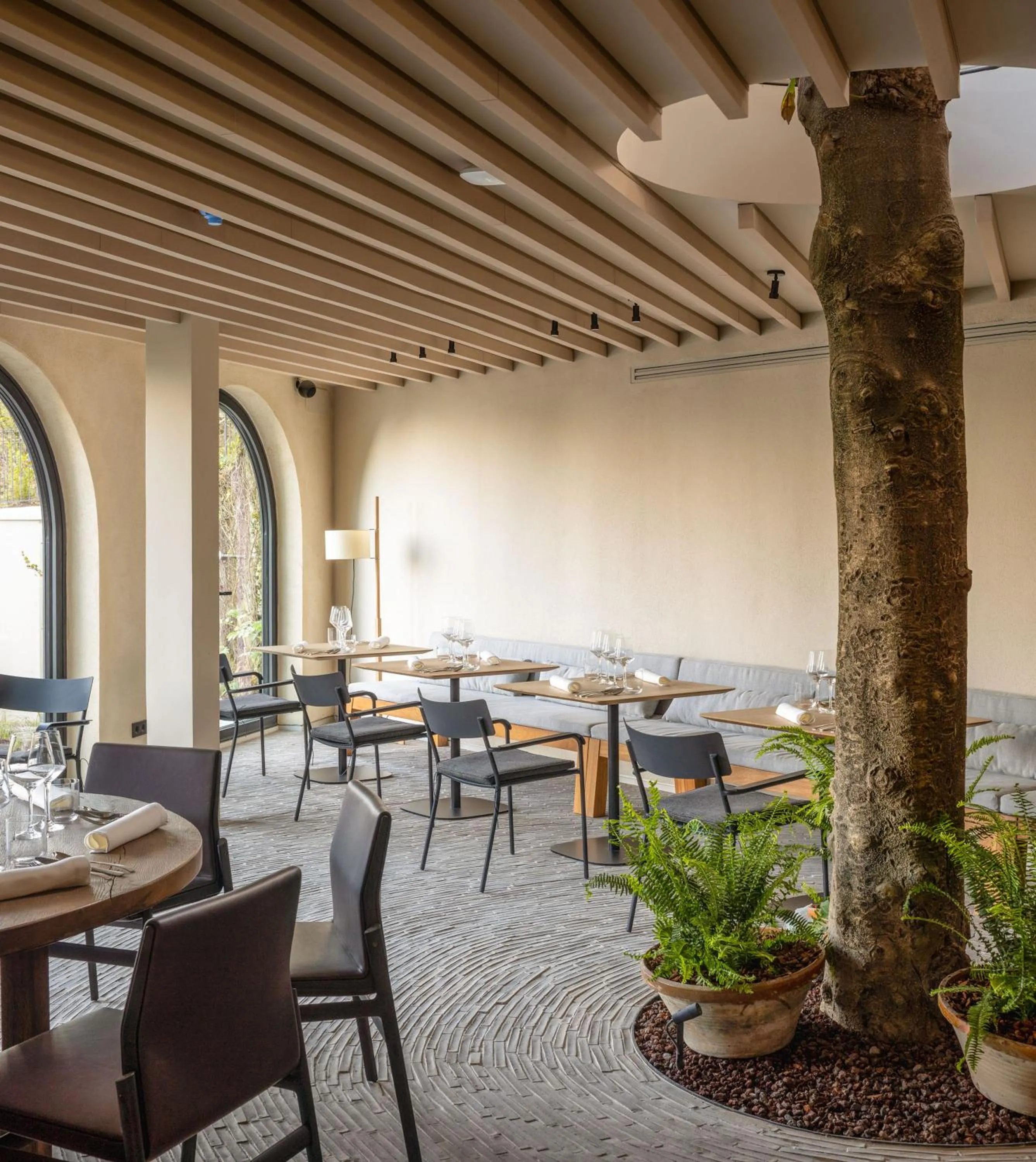 Restaurant/places to eat in Hotel Ur Bare