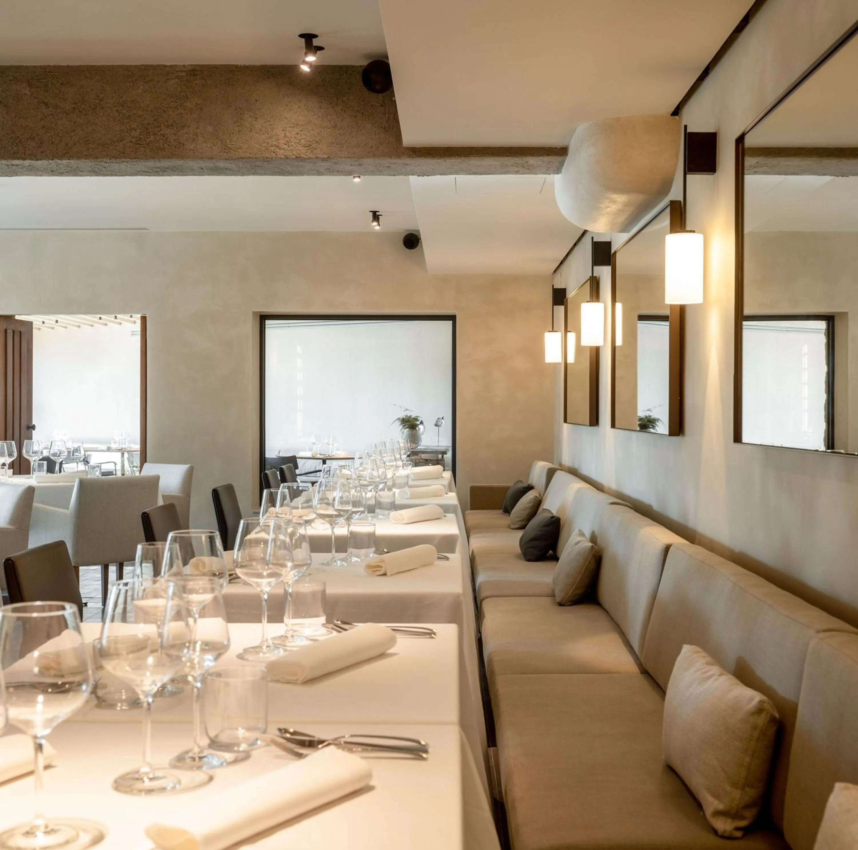 Restaurant/places to eat in Hotel Ur Bare