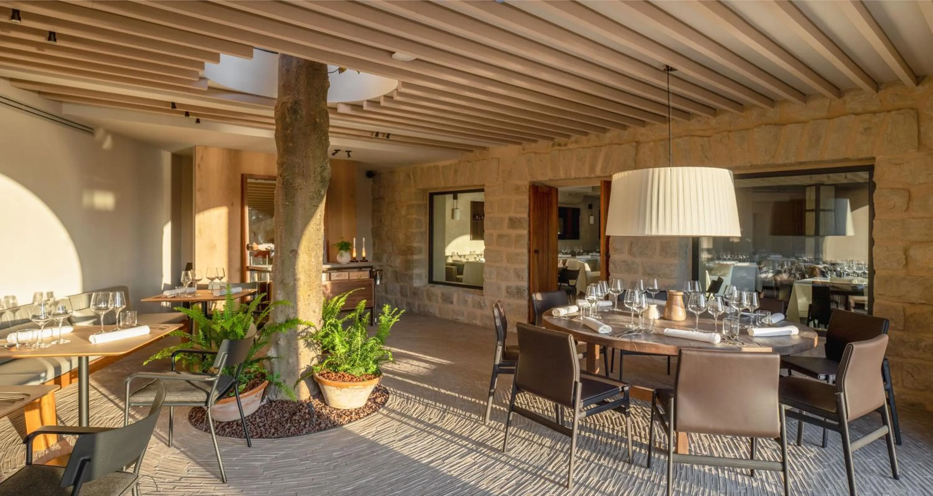 Restaurant/places to eat in Hotel Ur Bare