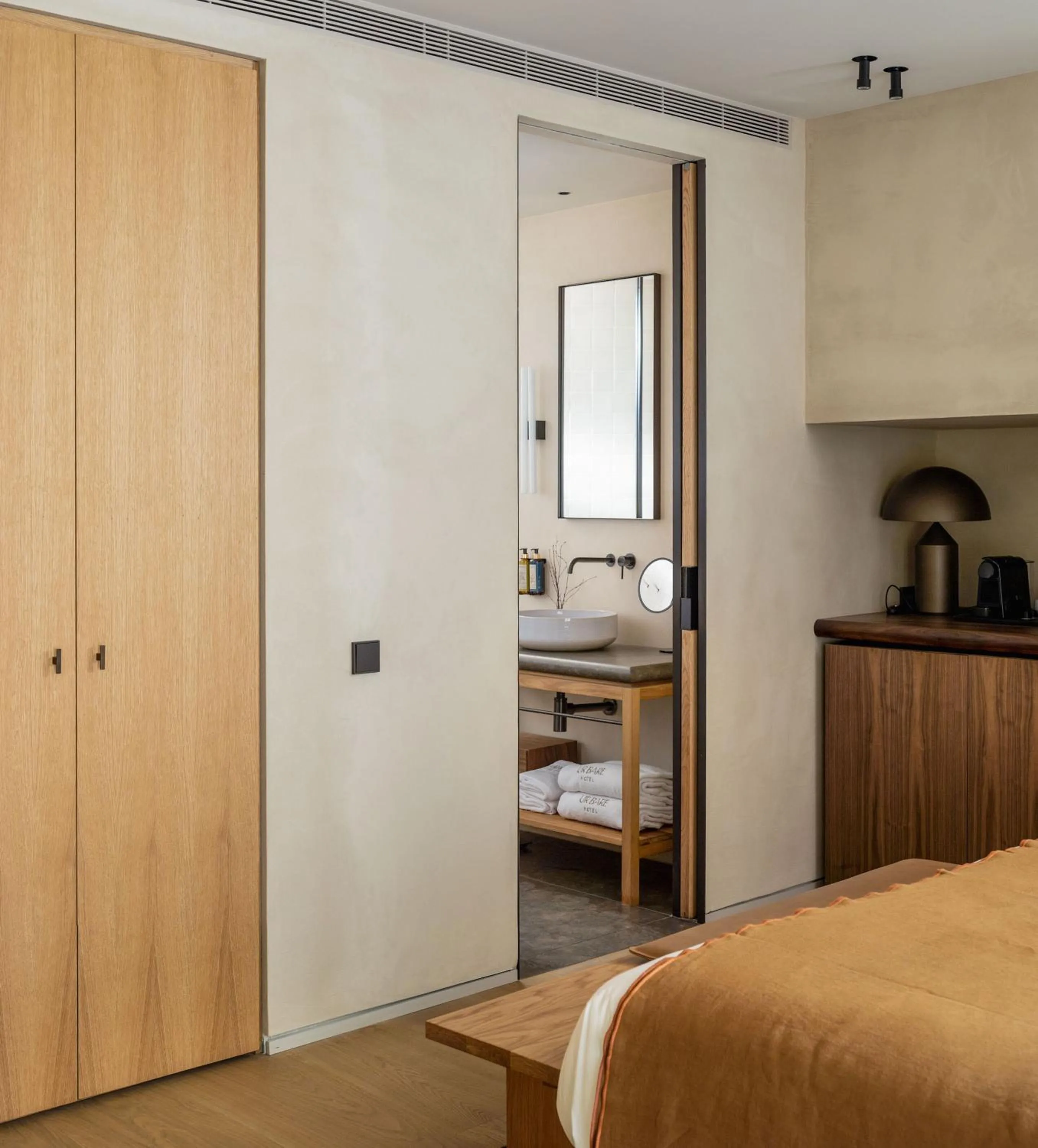 Photo of the whole room, Bed in Hotel Ur Bare