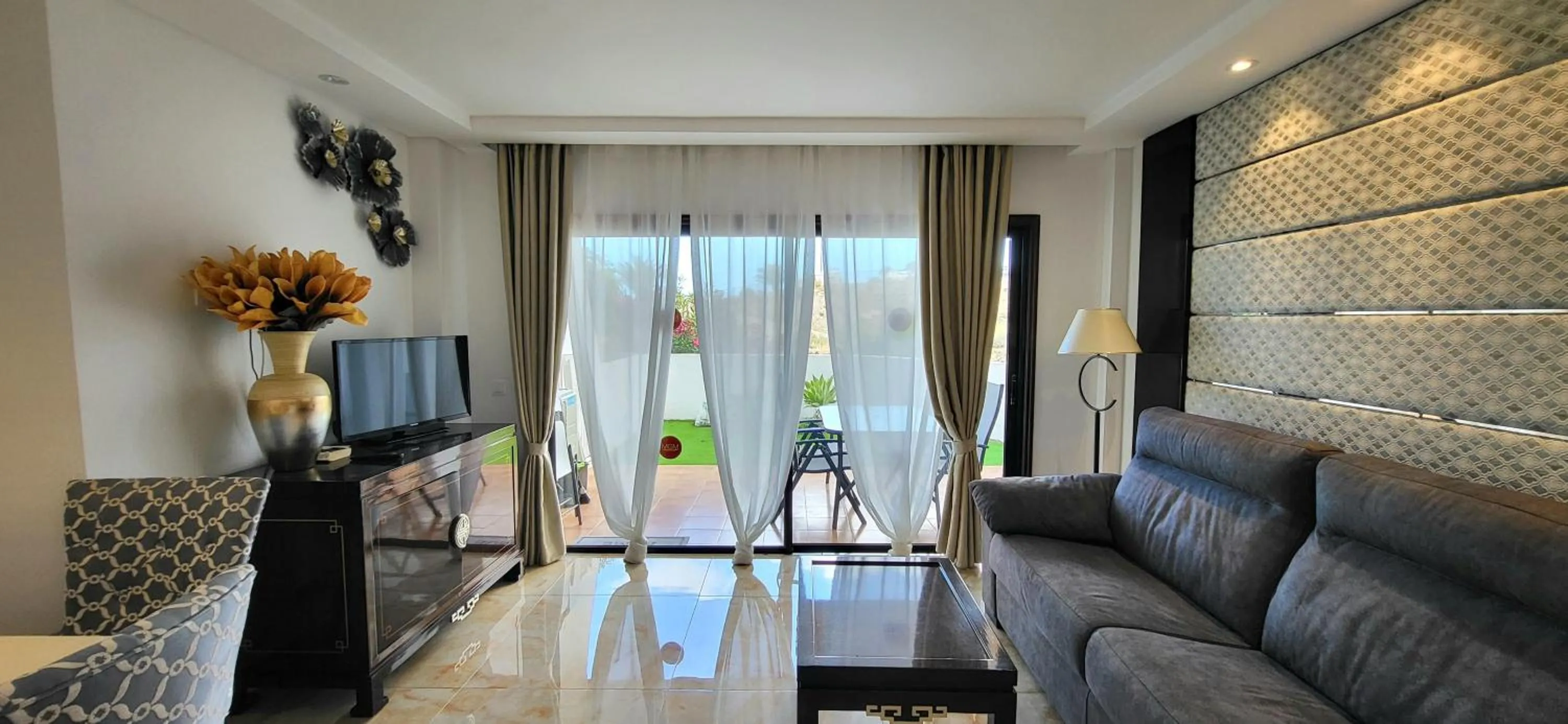 Nice apartment, friendly complex in Tenerife South