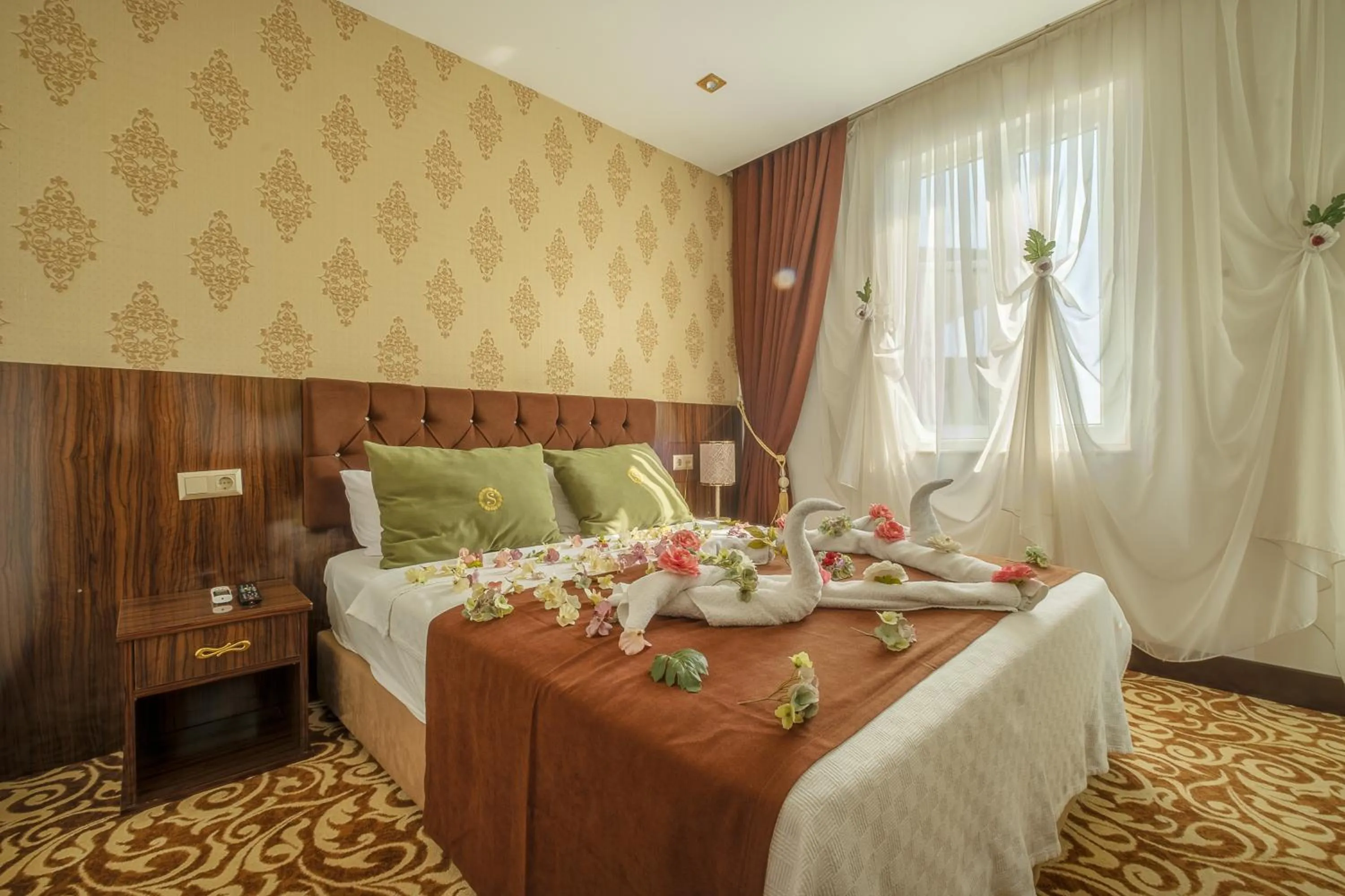 Bed in HOTEL S WHITE