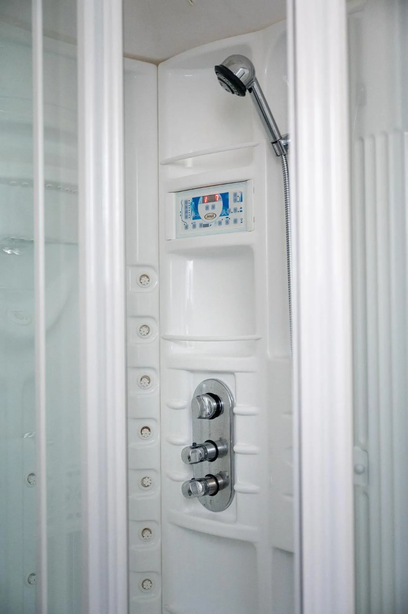 Bathroom in La Dépendance by Casa Bianca