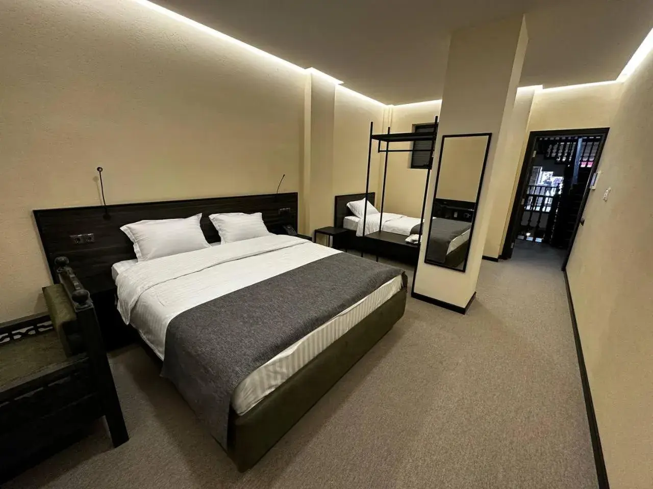 Deluxe Family Room - single occupancy in Rasoda Hotel&Restaurant Deluxe Family Room - single occupancy in Rasoda Hotel&Restaurant