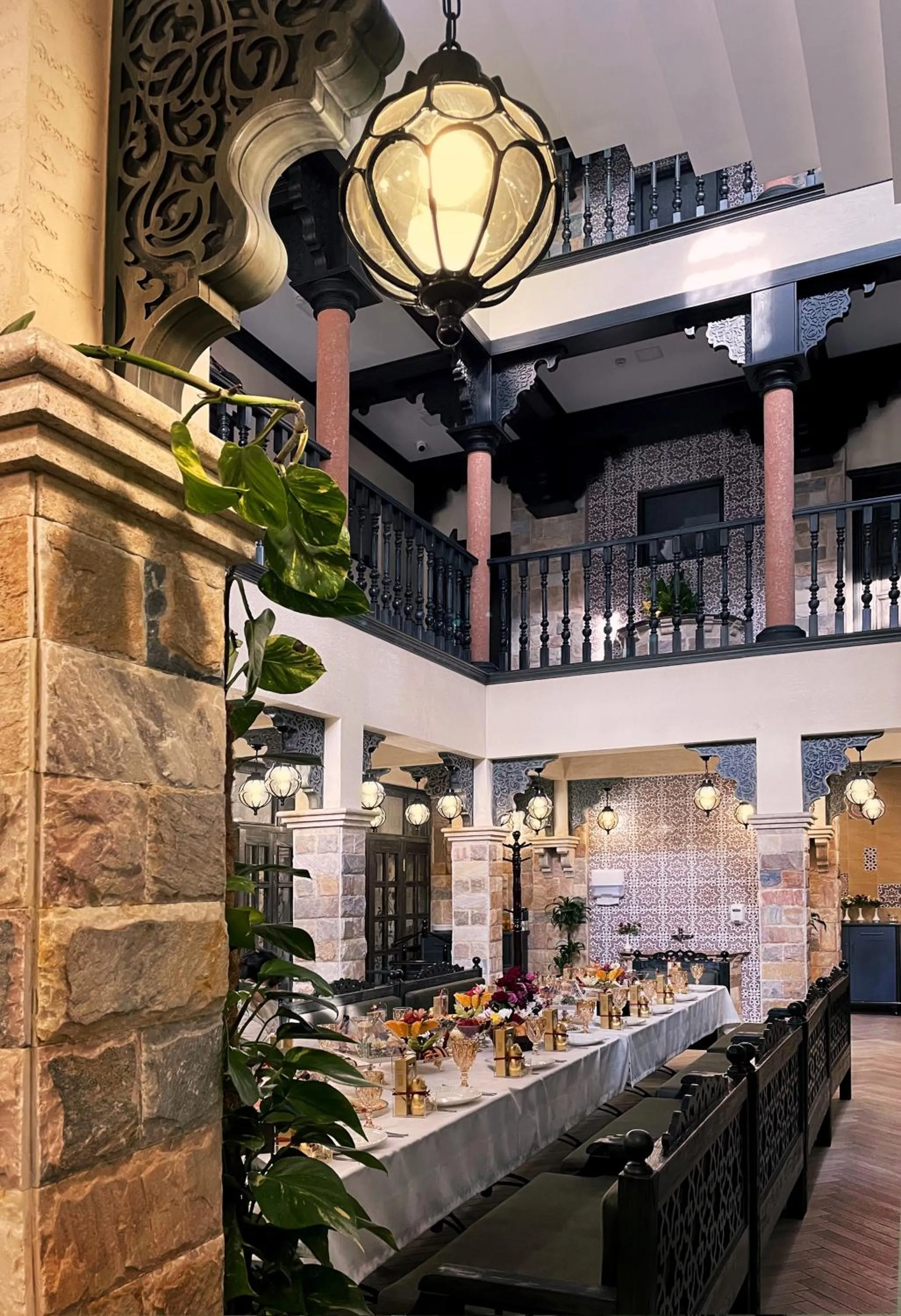 Restaurant/places to eat in Rasoda Hotel&Restaurant