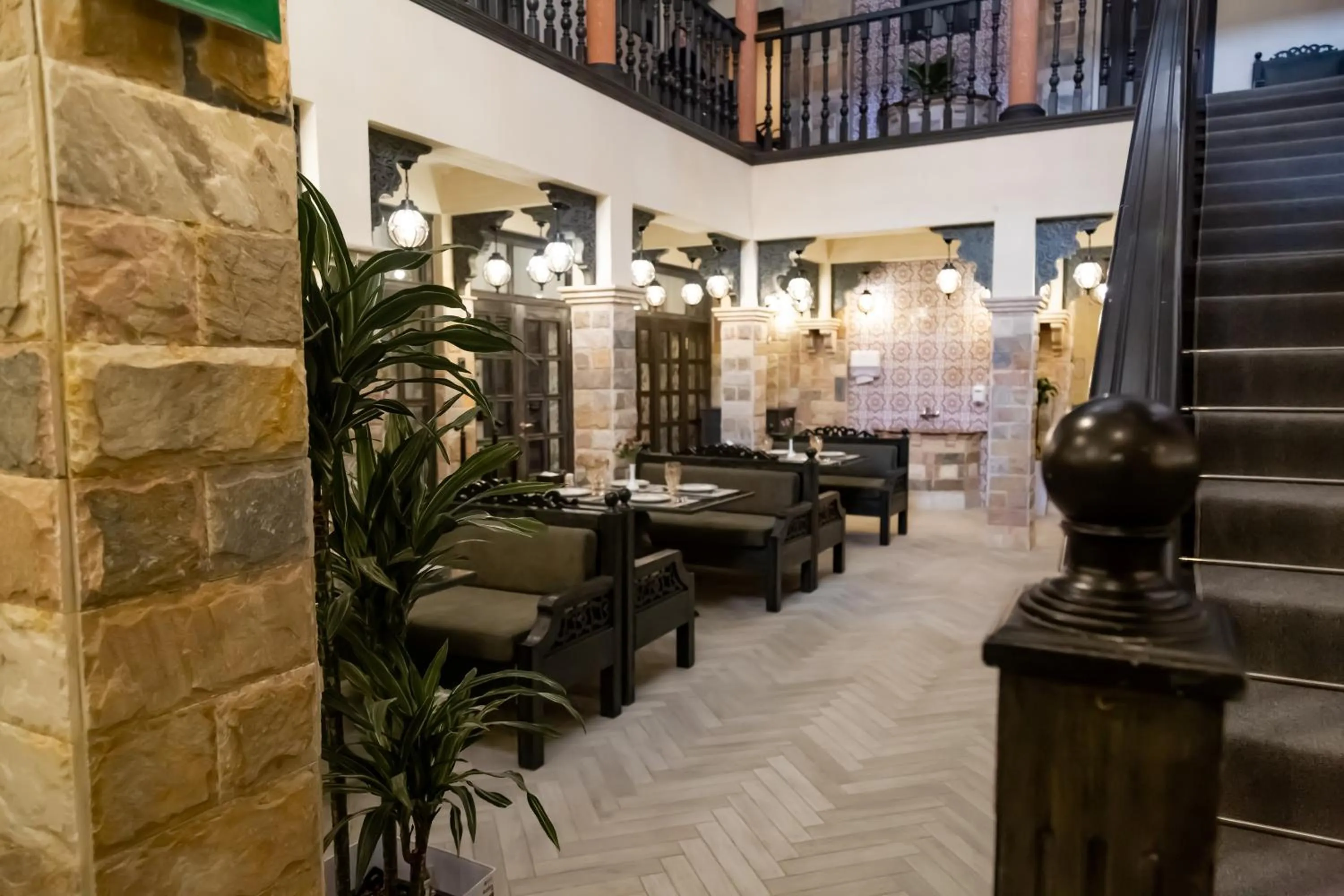 Restaurant/places to eat in Rasoda Hotel&Restaurant