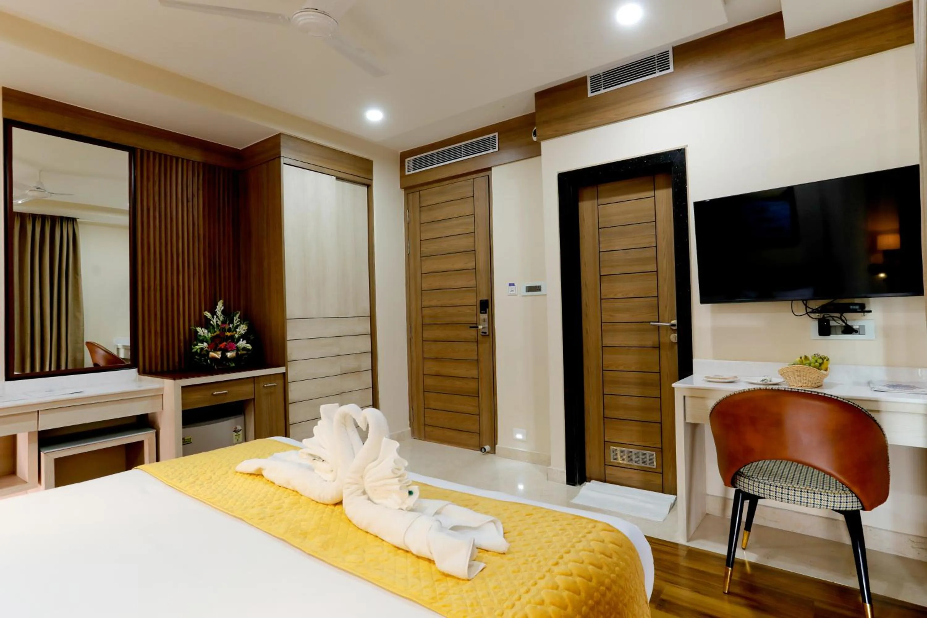 Guests, Bed in Hotel Dolphin Grand