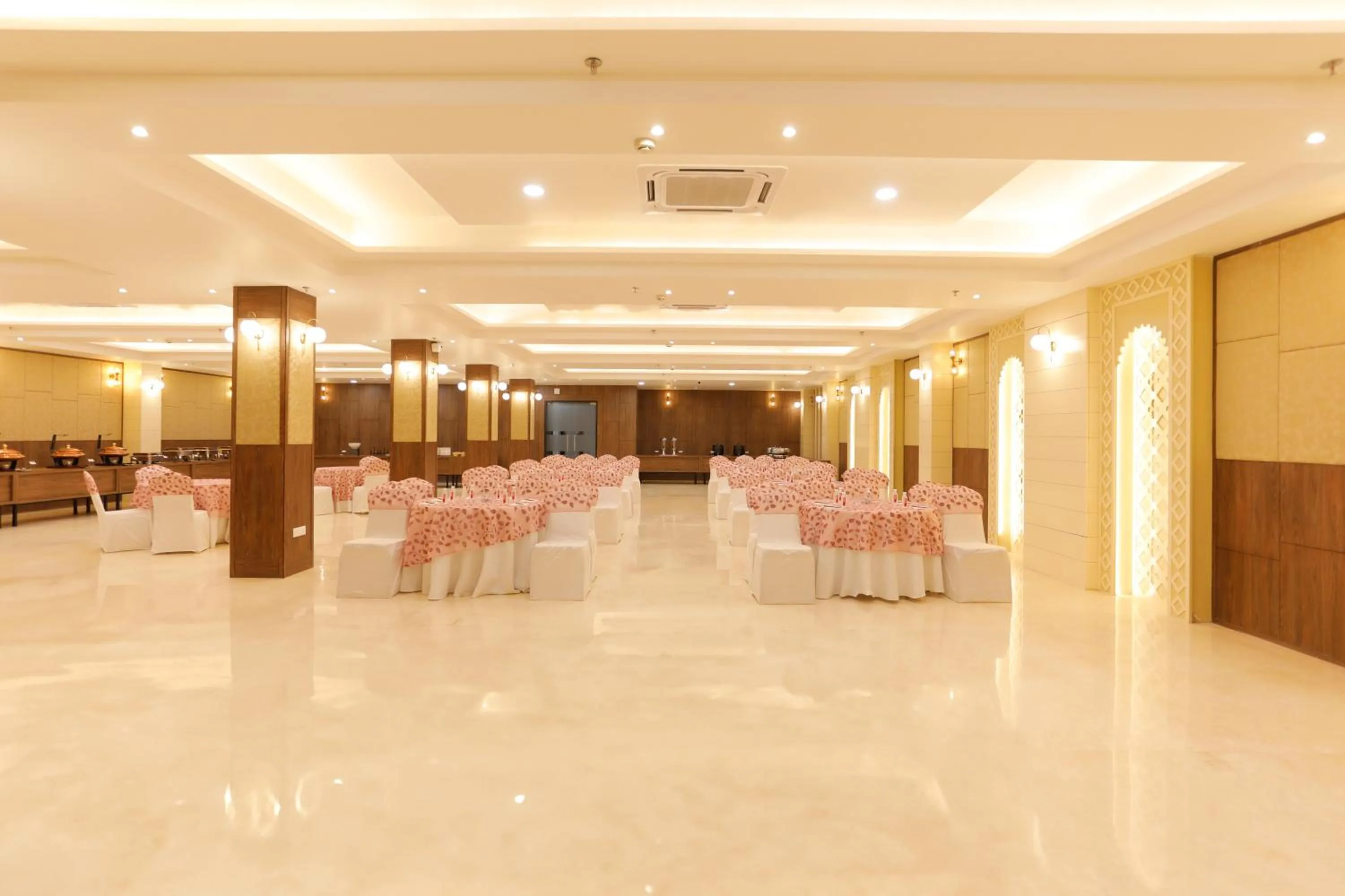Banquet/Function facilities in Hotel Dolphin Grand